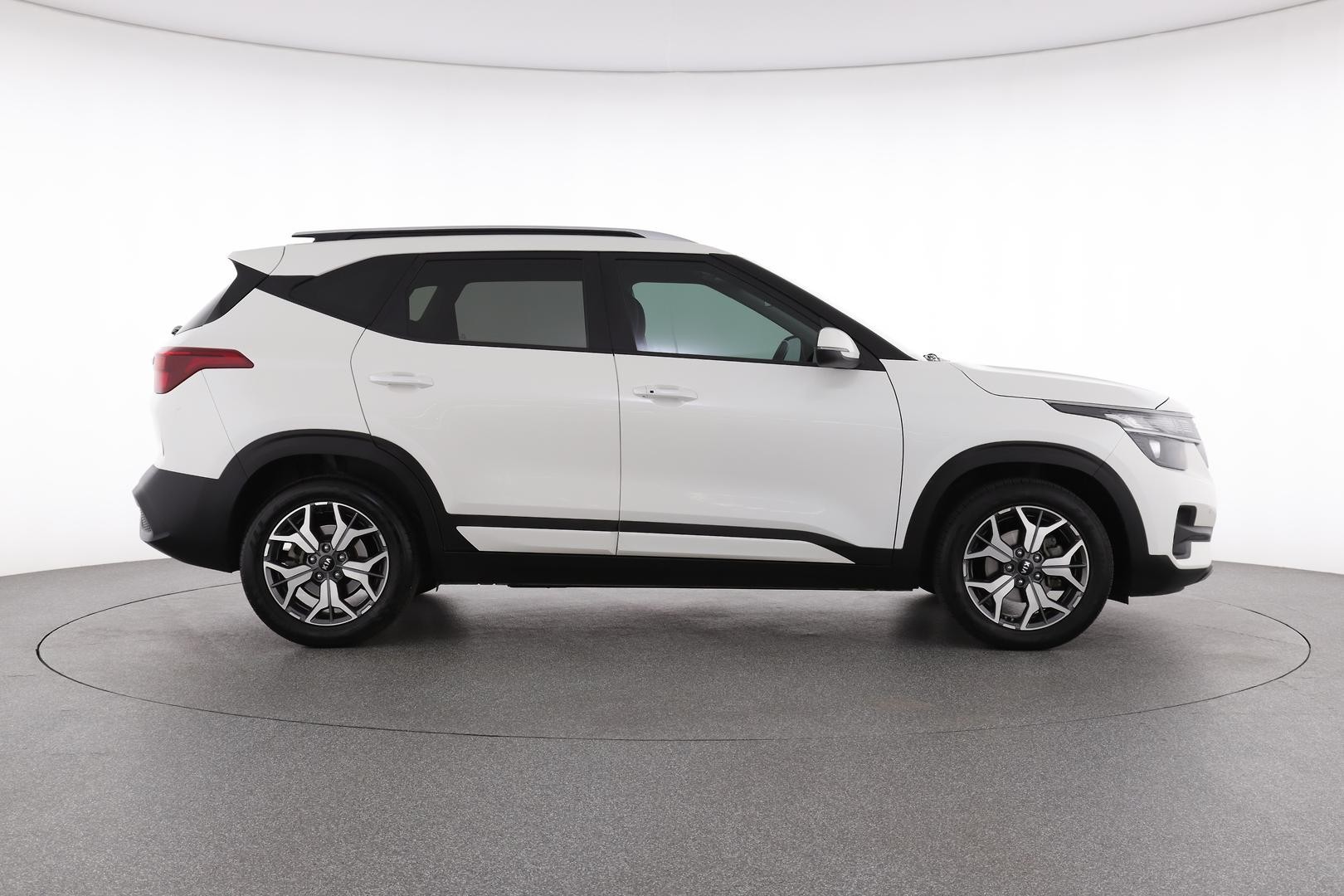 Kia Seltos image 2