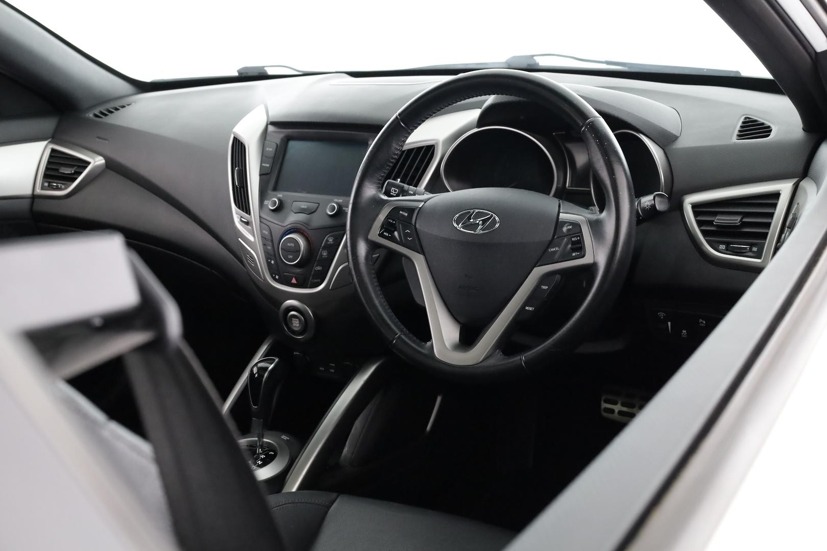 Hyundai Veloster image 4
