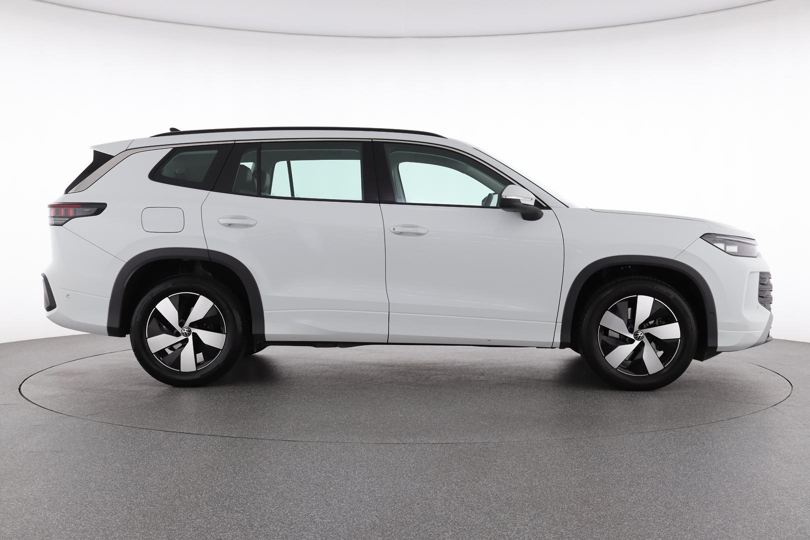 Volkswagen Tayron image 2