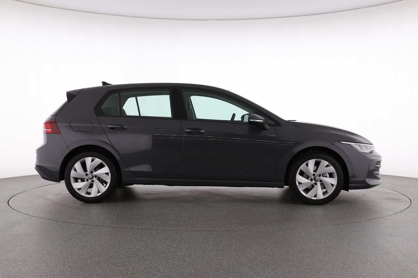 Volkswagen Golf image 2