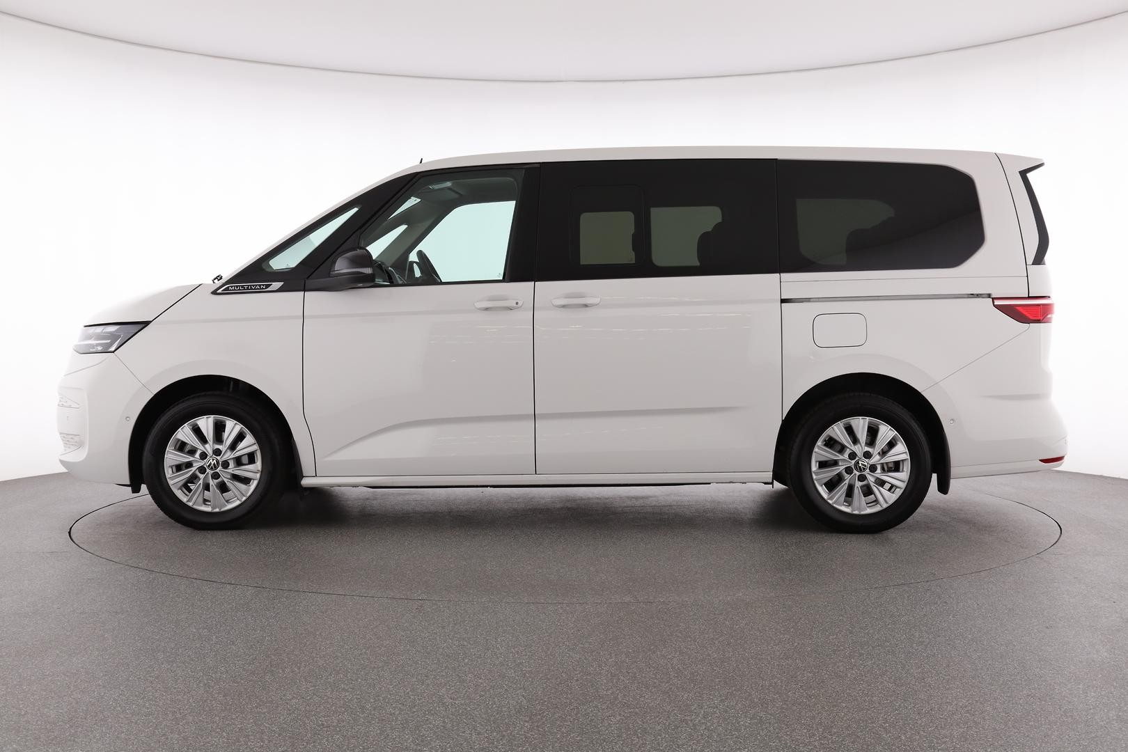 Volkswagen Multivan image 3