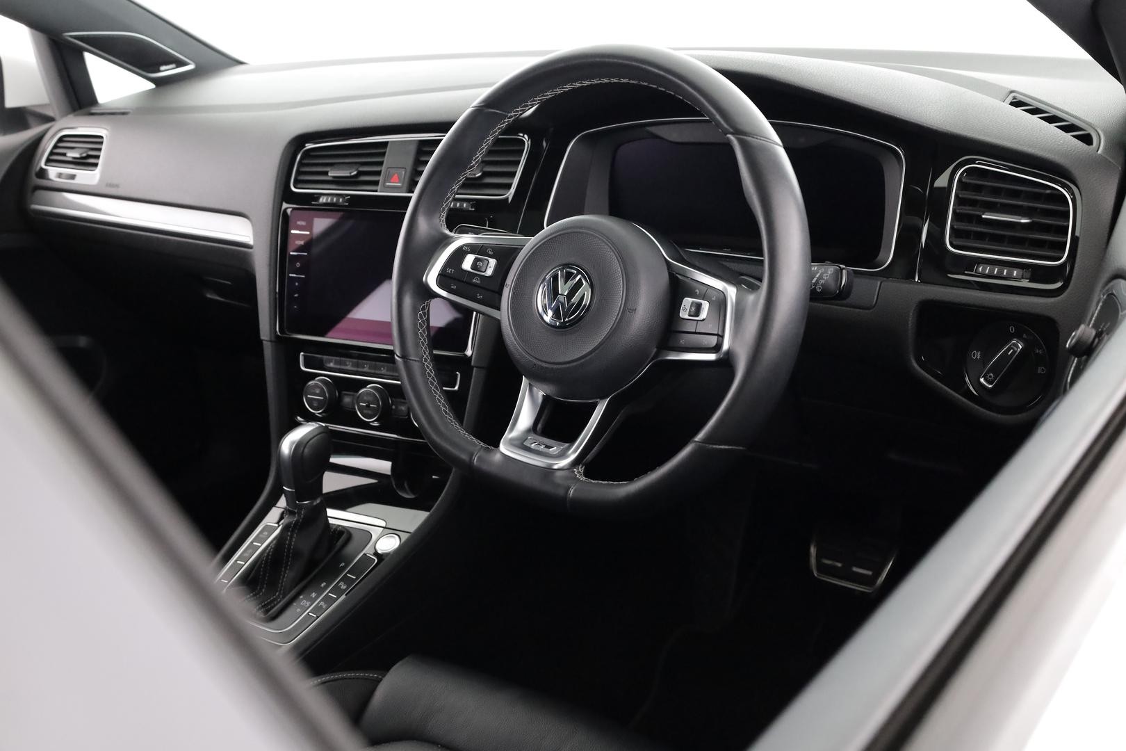 Volkswagen Golf image 4