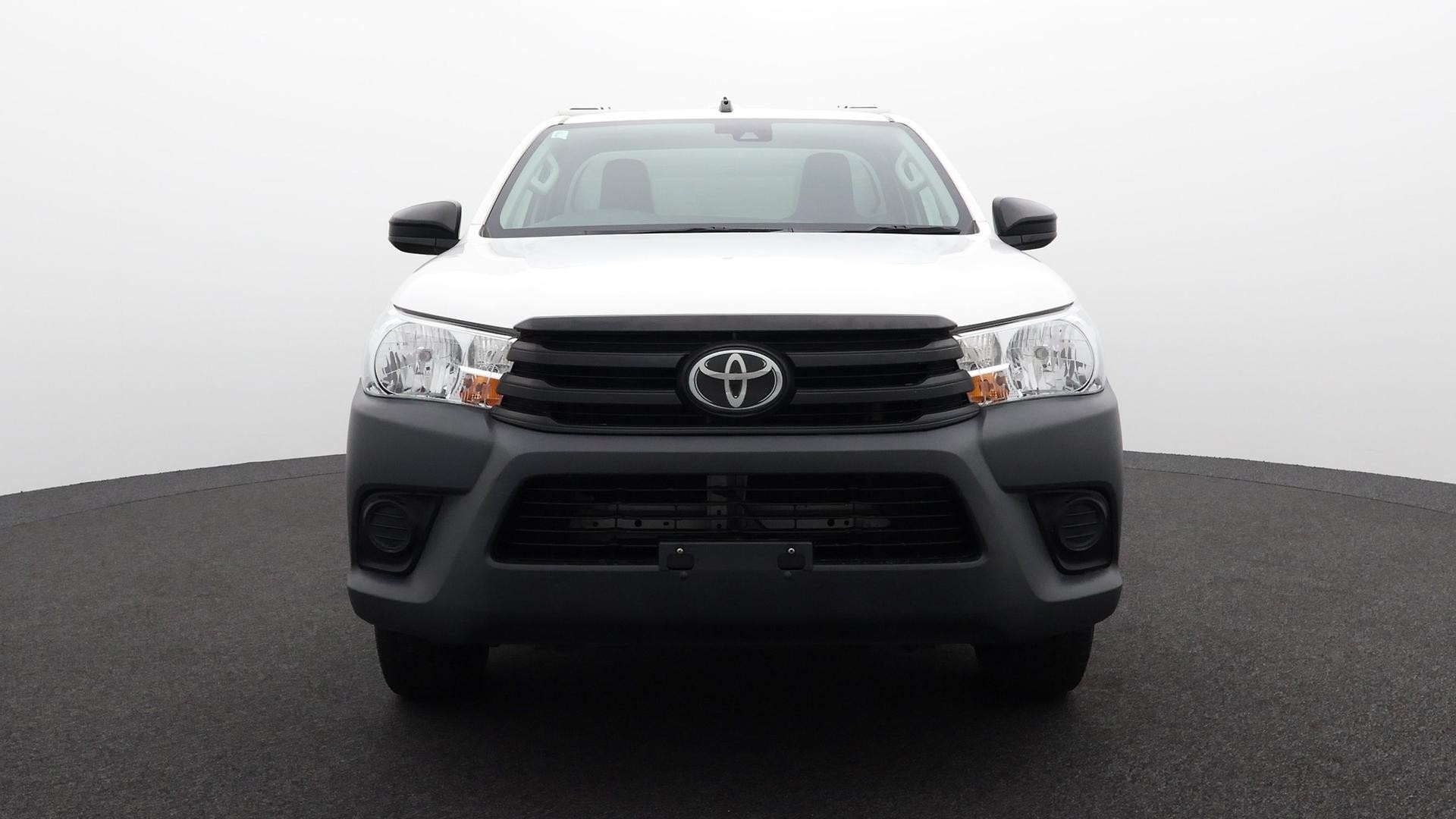 Toyota Hilux image 2