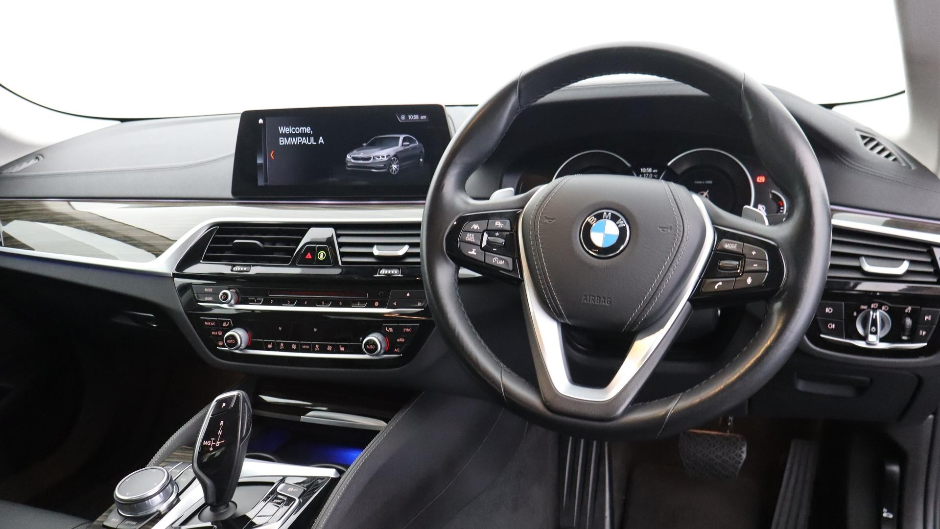 BMW 5 Series image 4