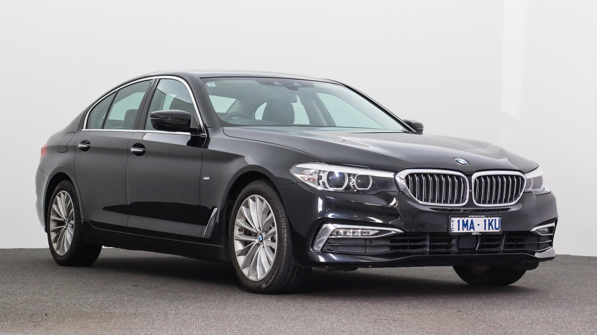BMW 5 Series image 2