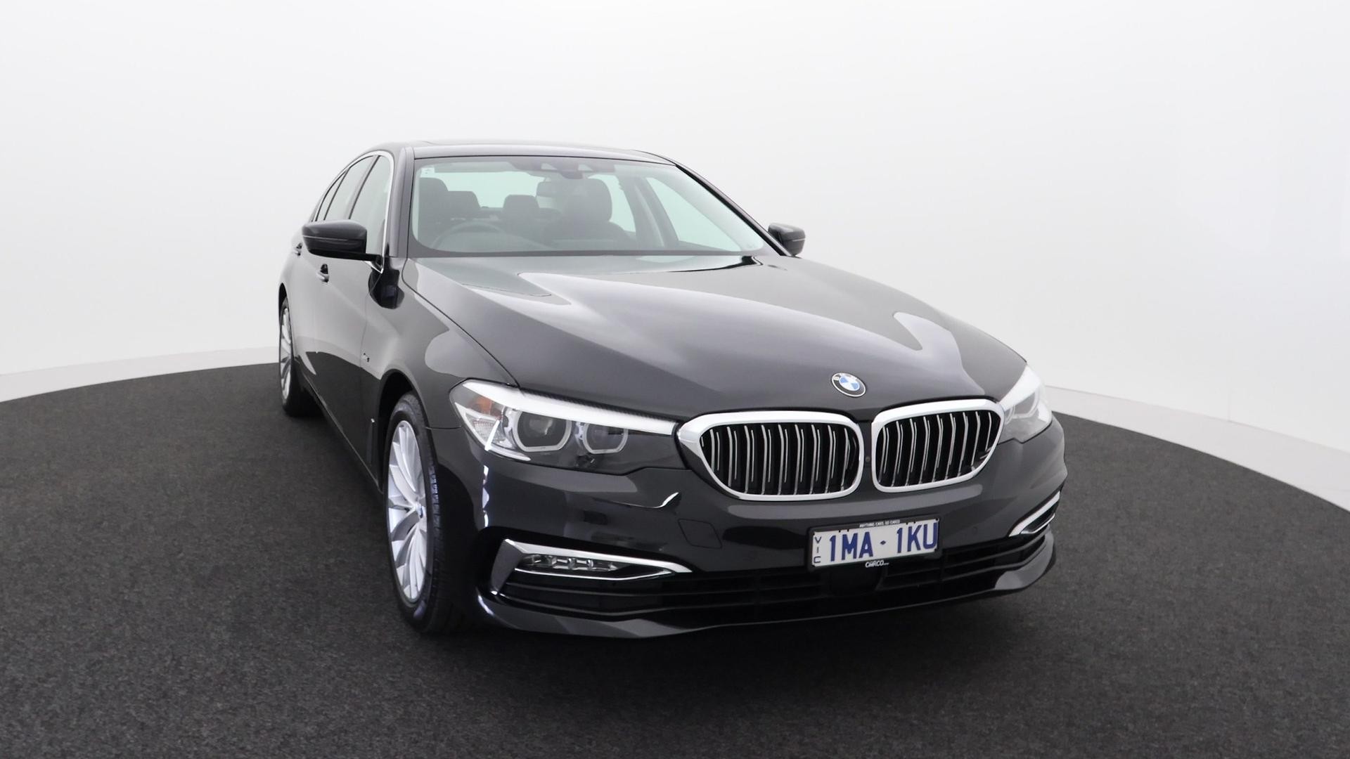 BMW 5 Series image 3