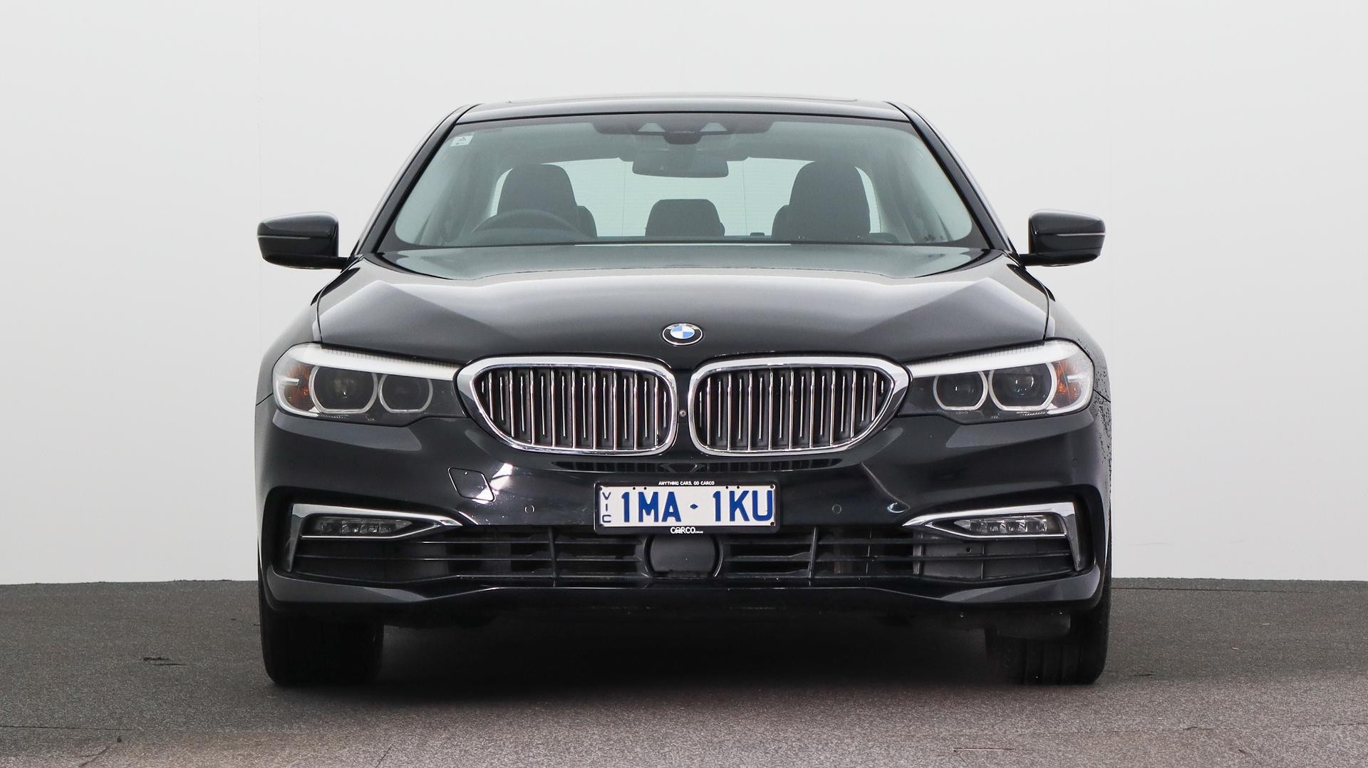 BMW 5 Series image 3