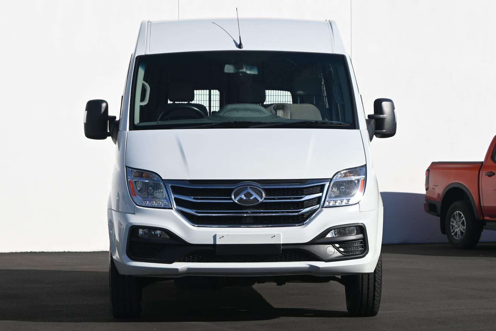 LDV V80 image 2