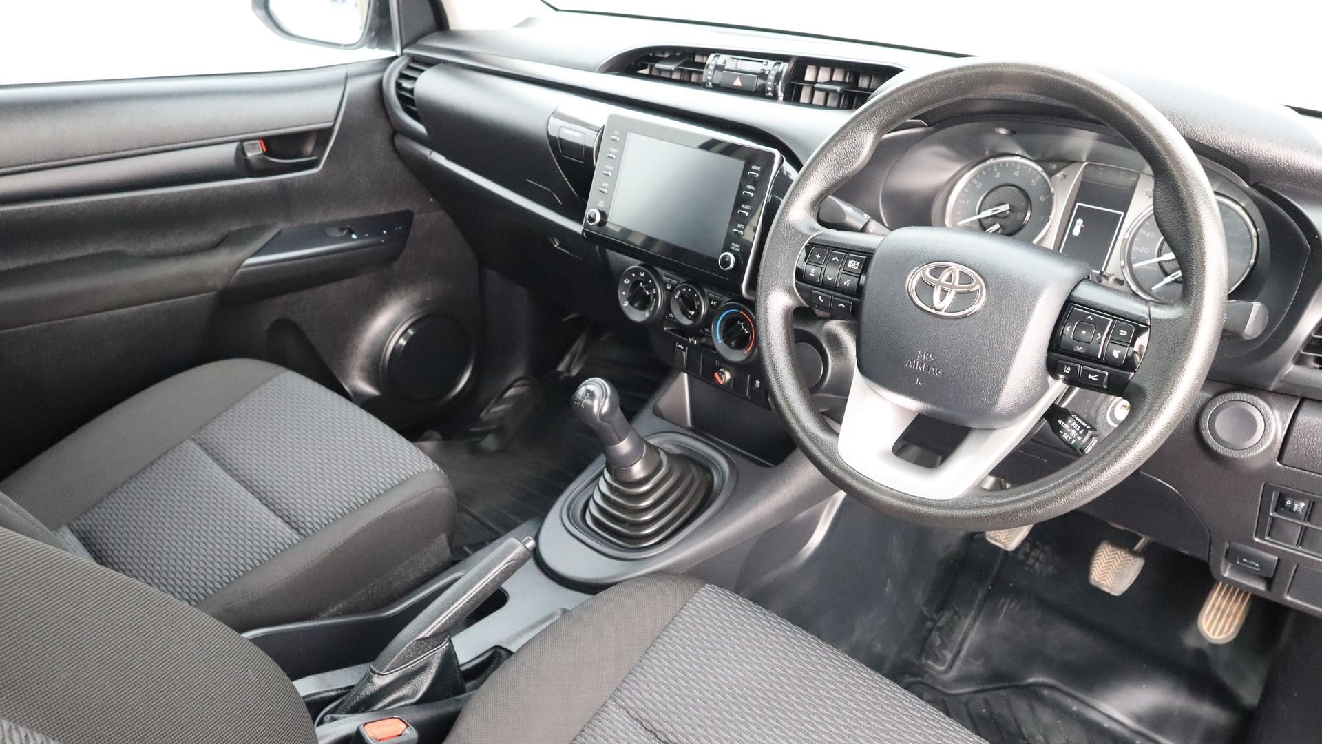 Toyota Hilux image 4