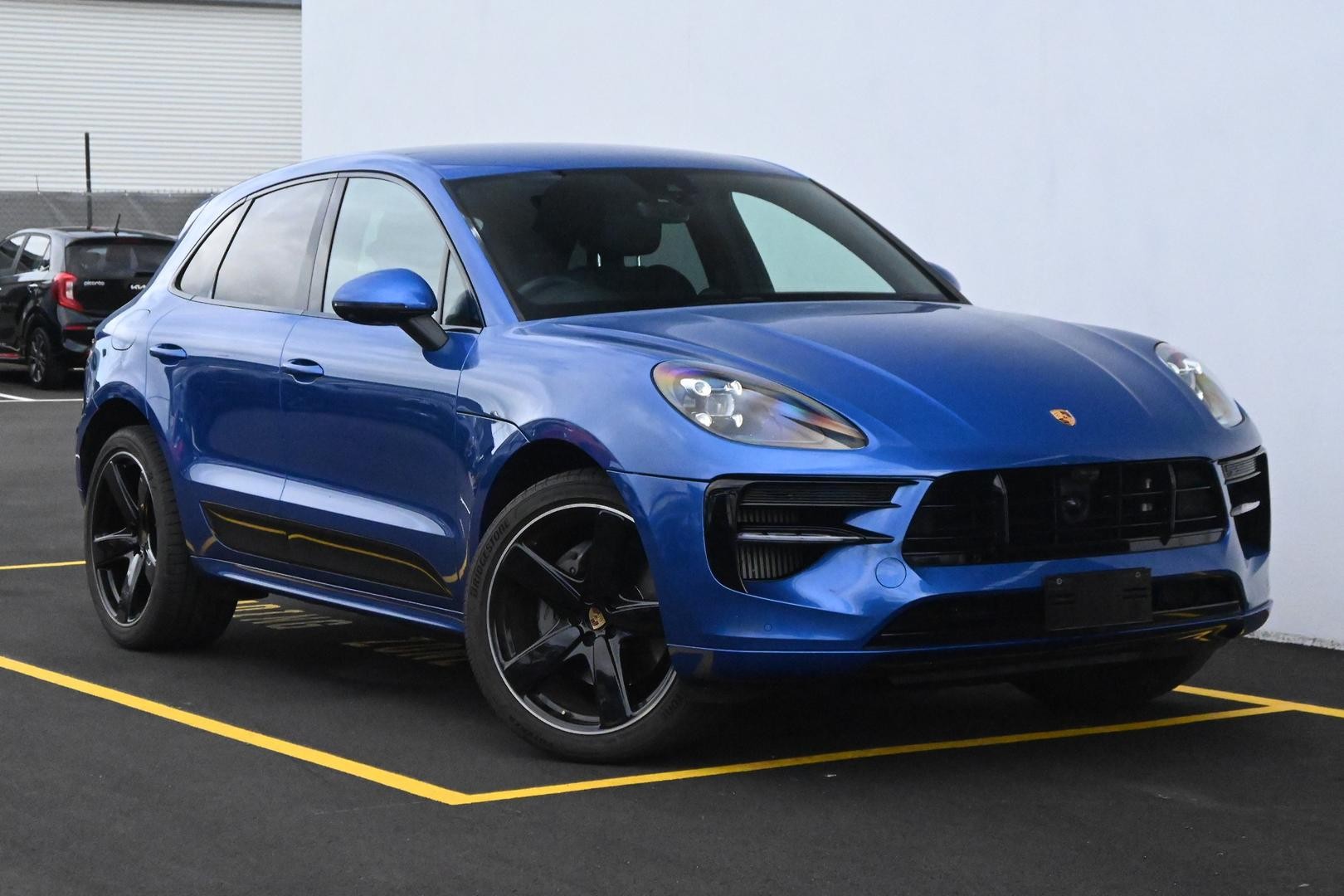 Porsche Macan image 1