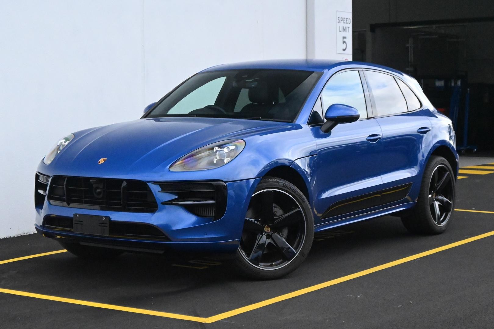 Porsche Macan image 3