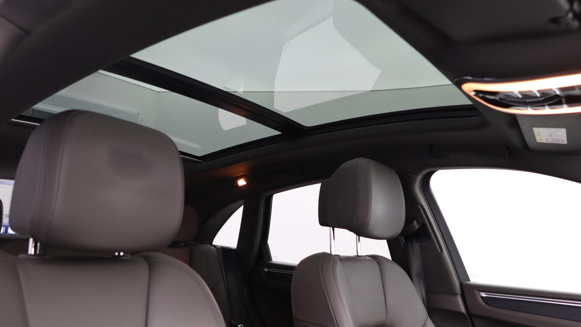 Porsche Macan image 4