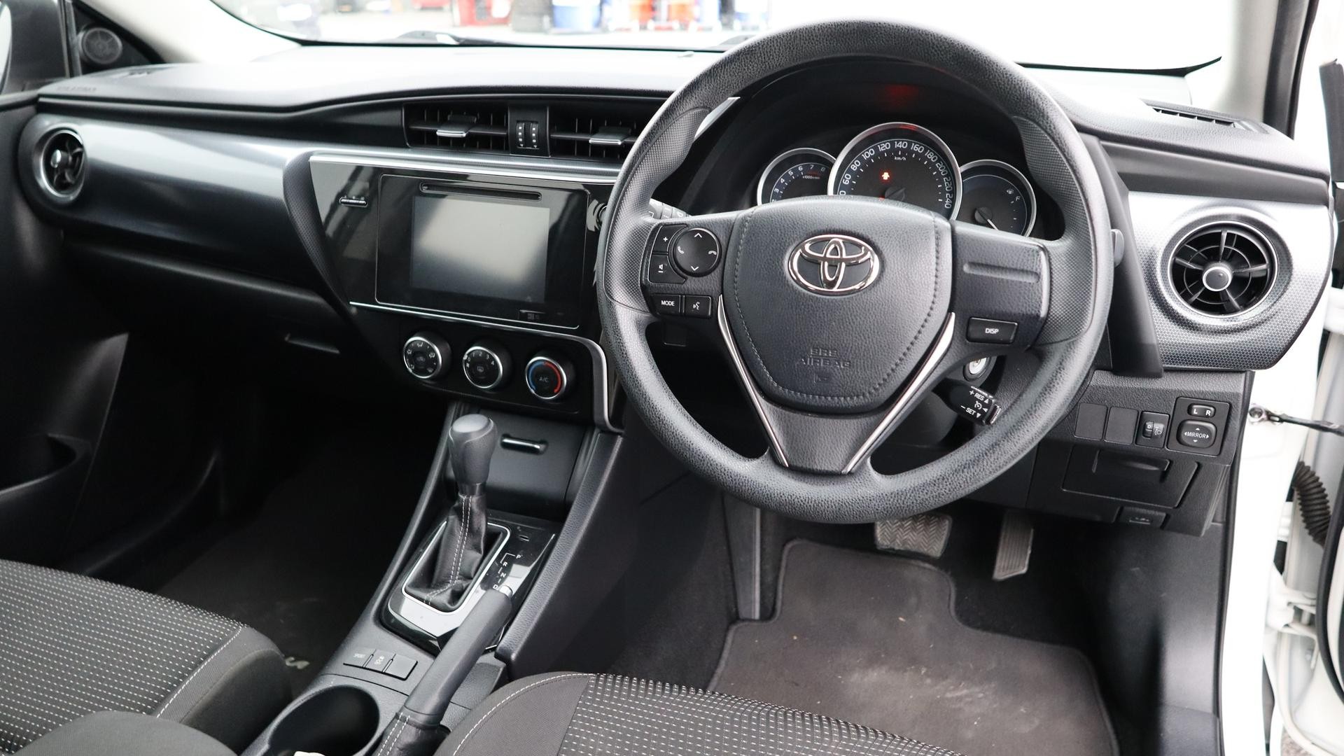 Toyota Corolla image 4