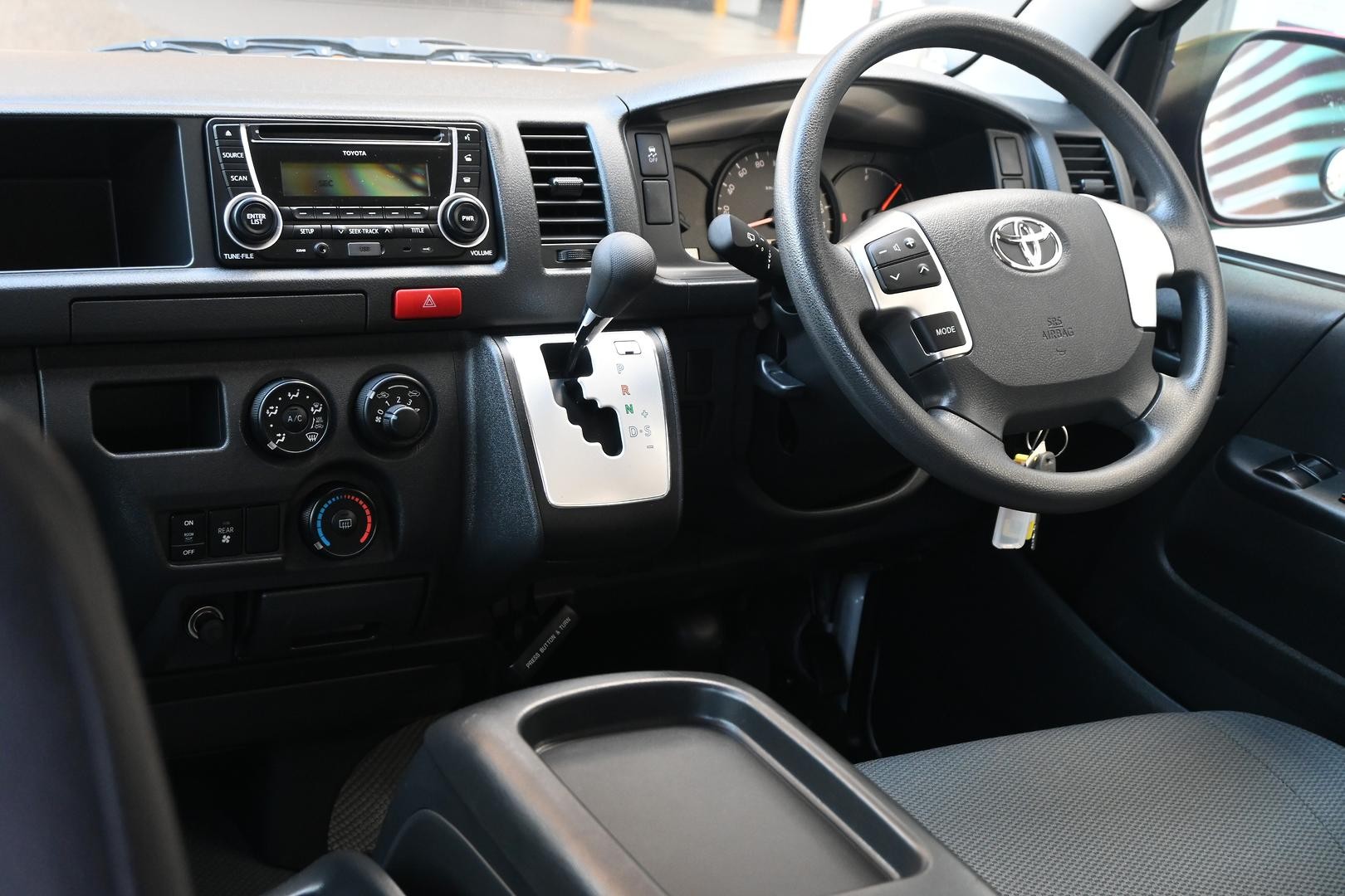 Toyota Hiace image 3