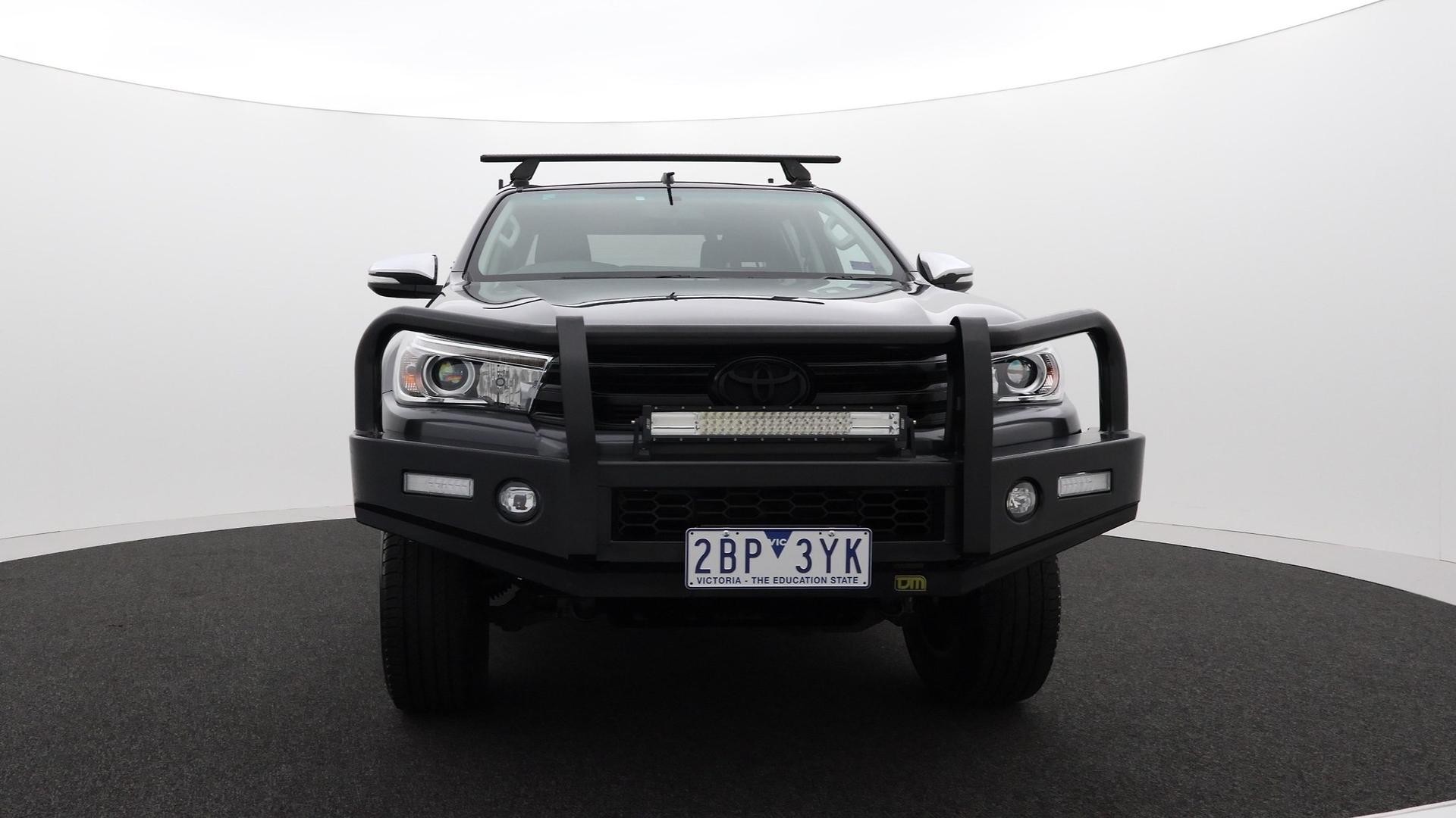 Toyota Hilux image 2