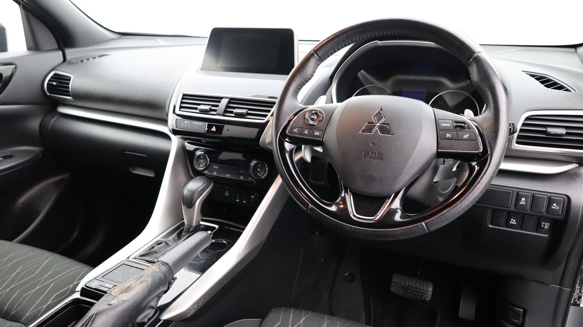Mitsubishi Eclipse Cross image 4