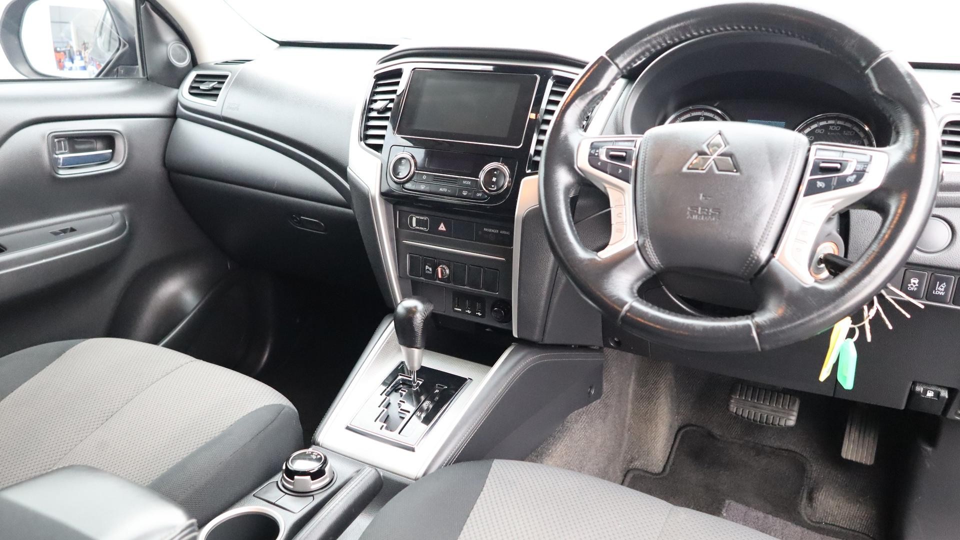 Mitsubishi Triton image 4