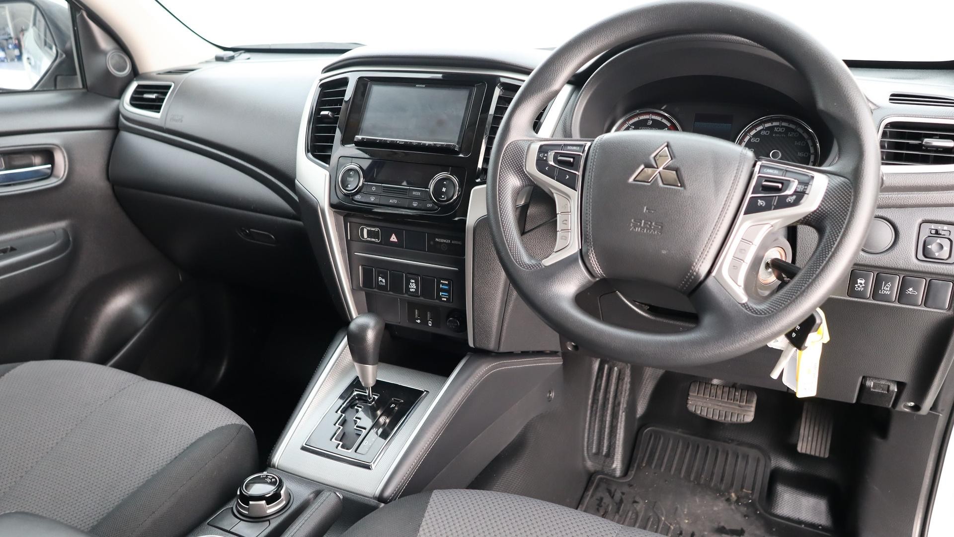 Mitsubishi Triton image 4