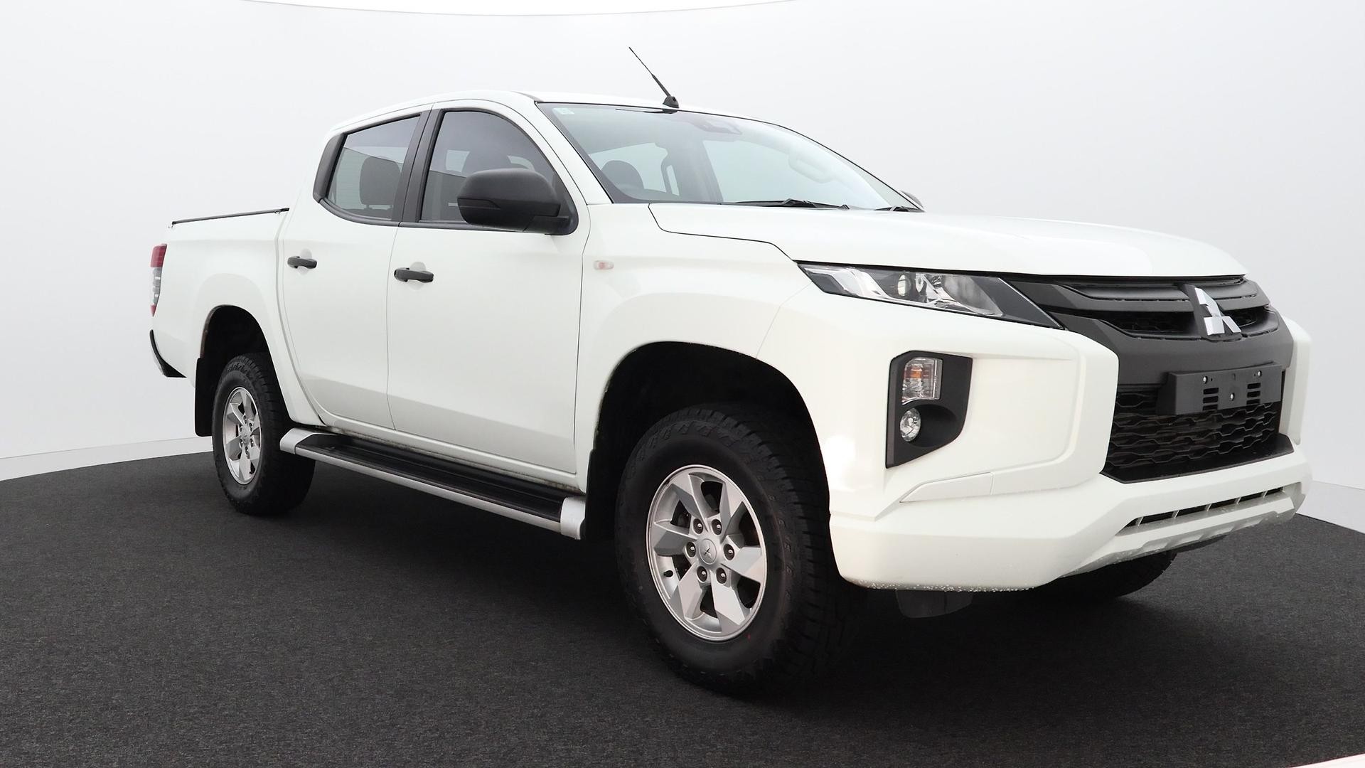 Mitsubishi Triton image 3