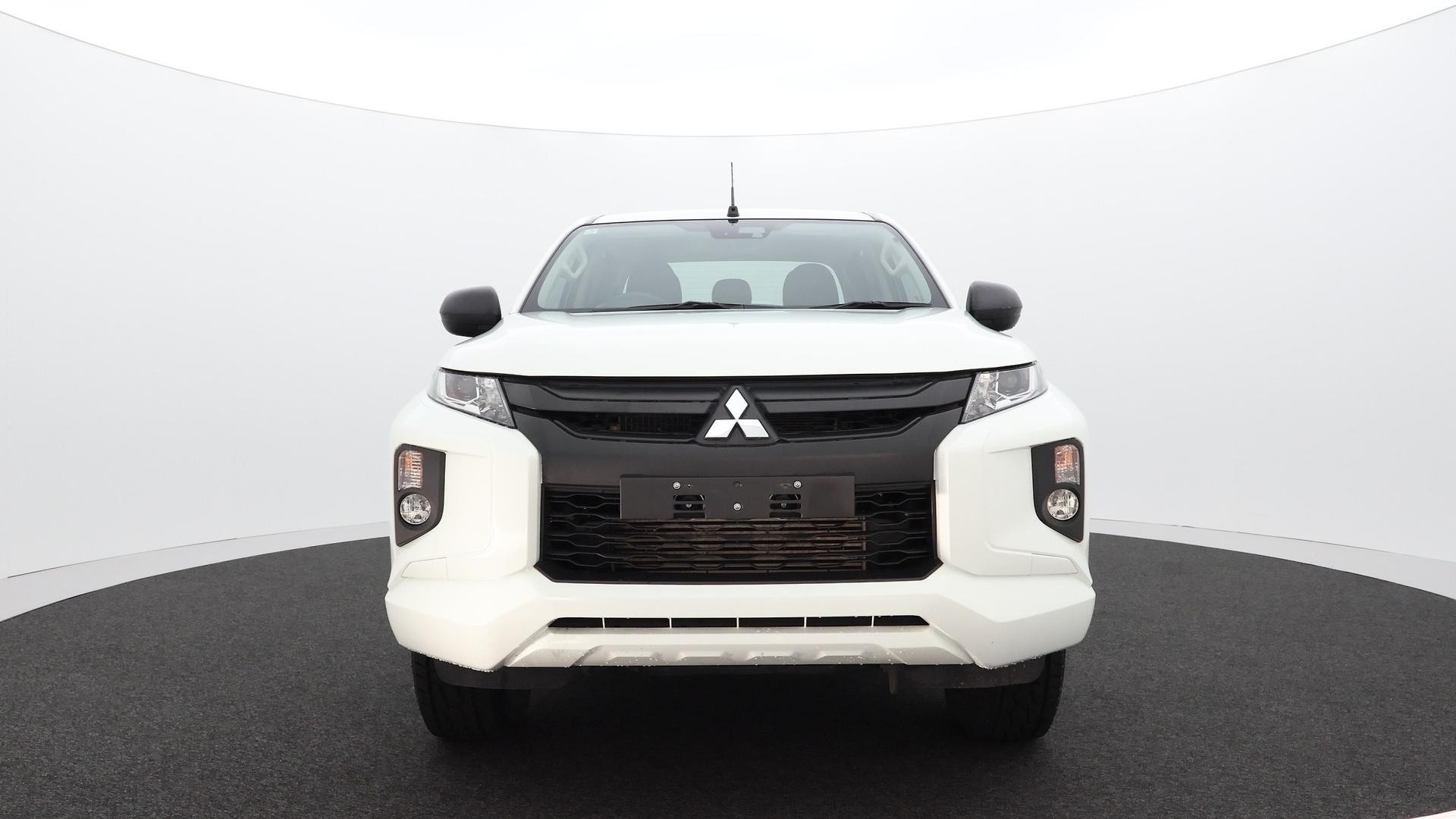 Mitsubishi Triton image 2