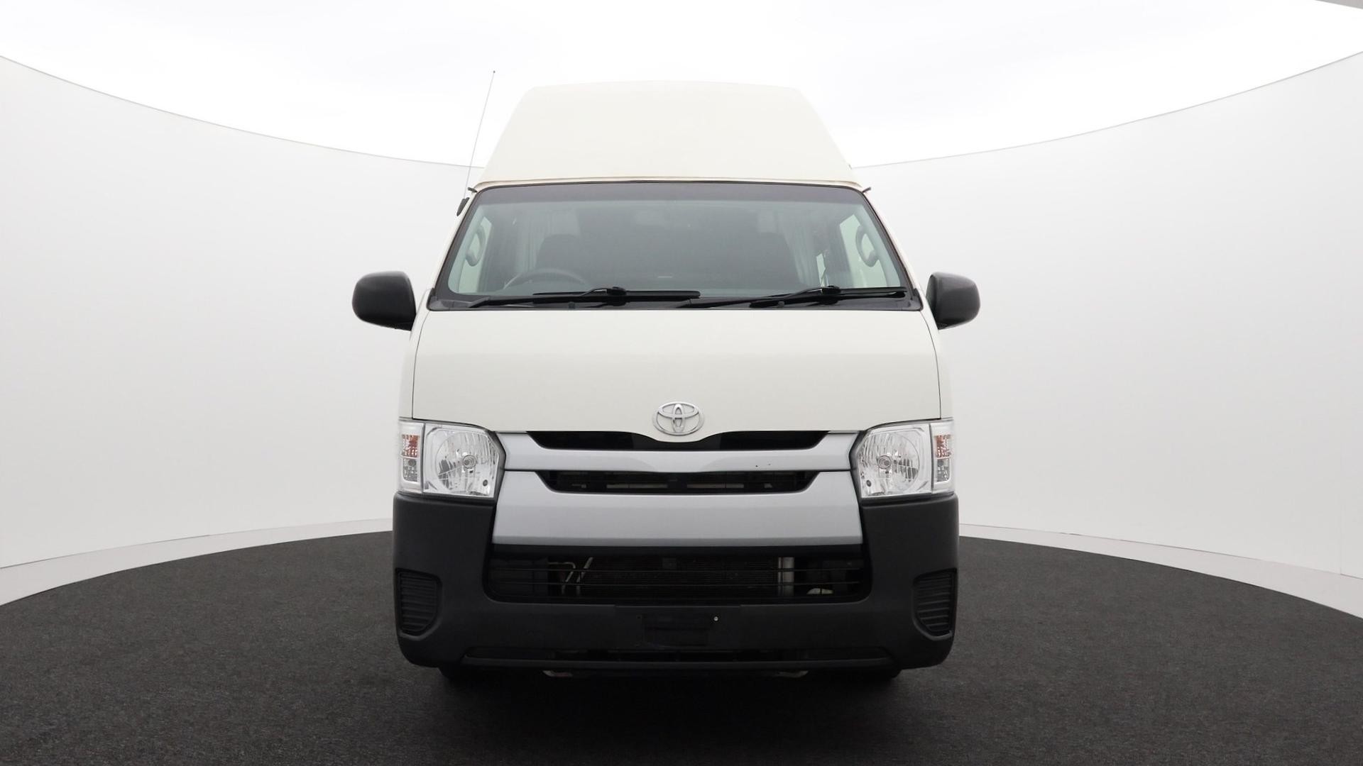 Toyota Hiace image 2