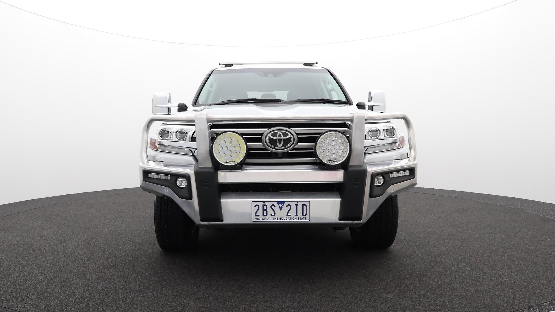 Toyota Landcruiser image 2