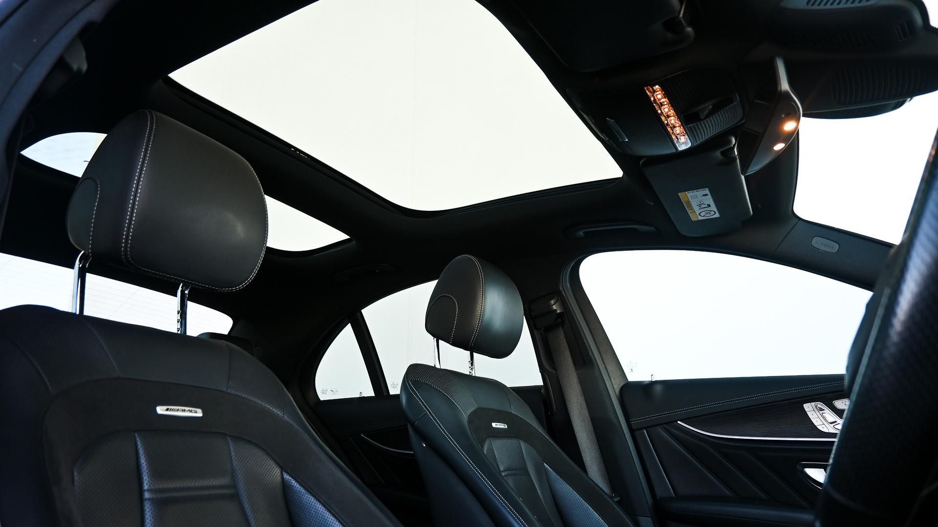 Mercedes Benz E-class image 4