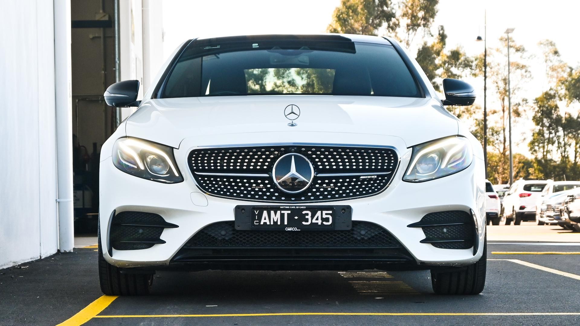 Mercedes Benz E-class image 2