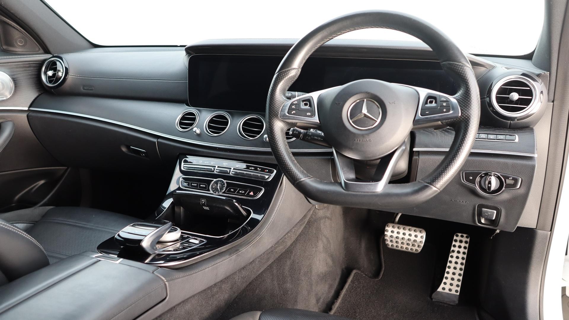 Mercedes Benz E-class image 4