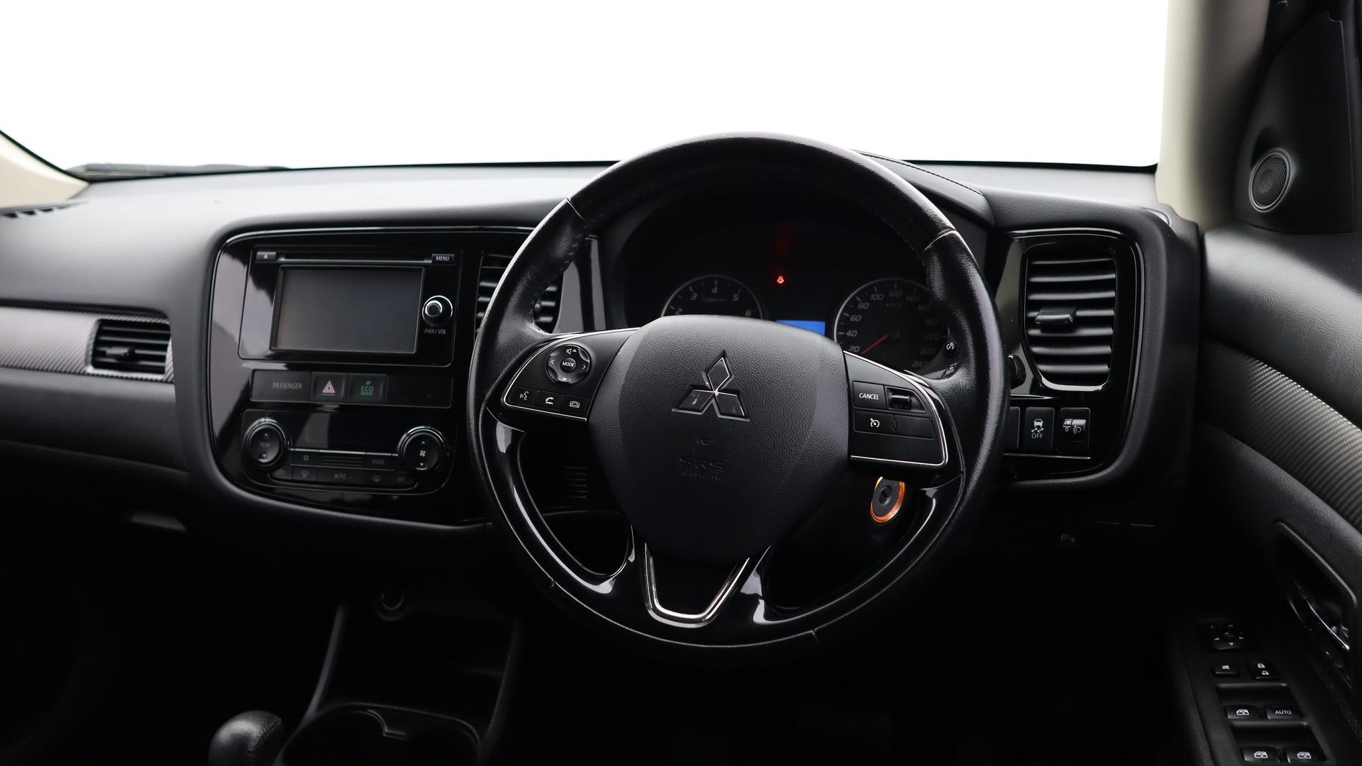 Mitsubishi Outlander image 4