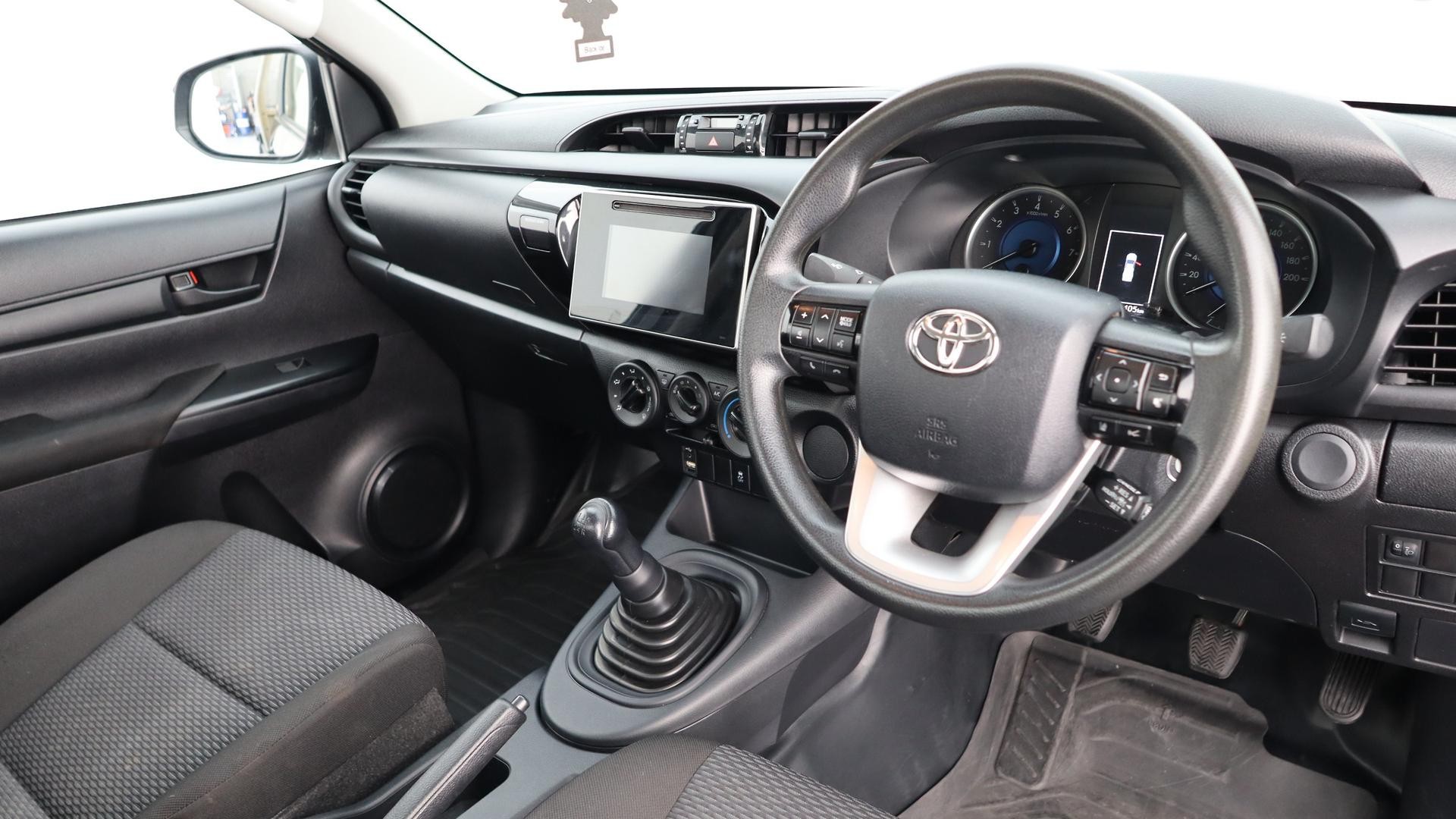 Toyota Hilux image 4