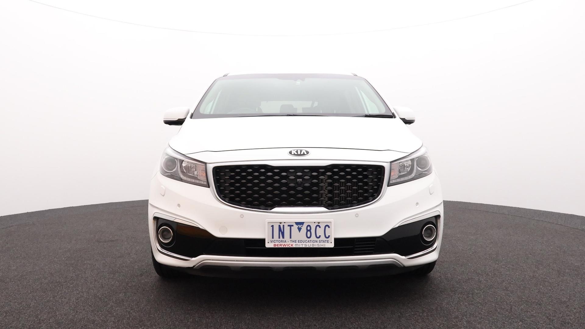 Kia Carnival image 2