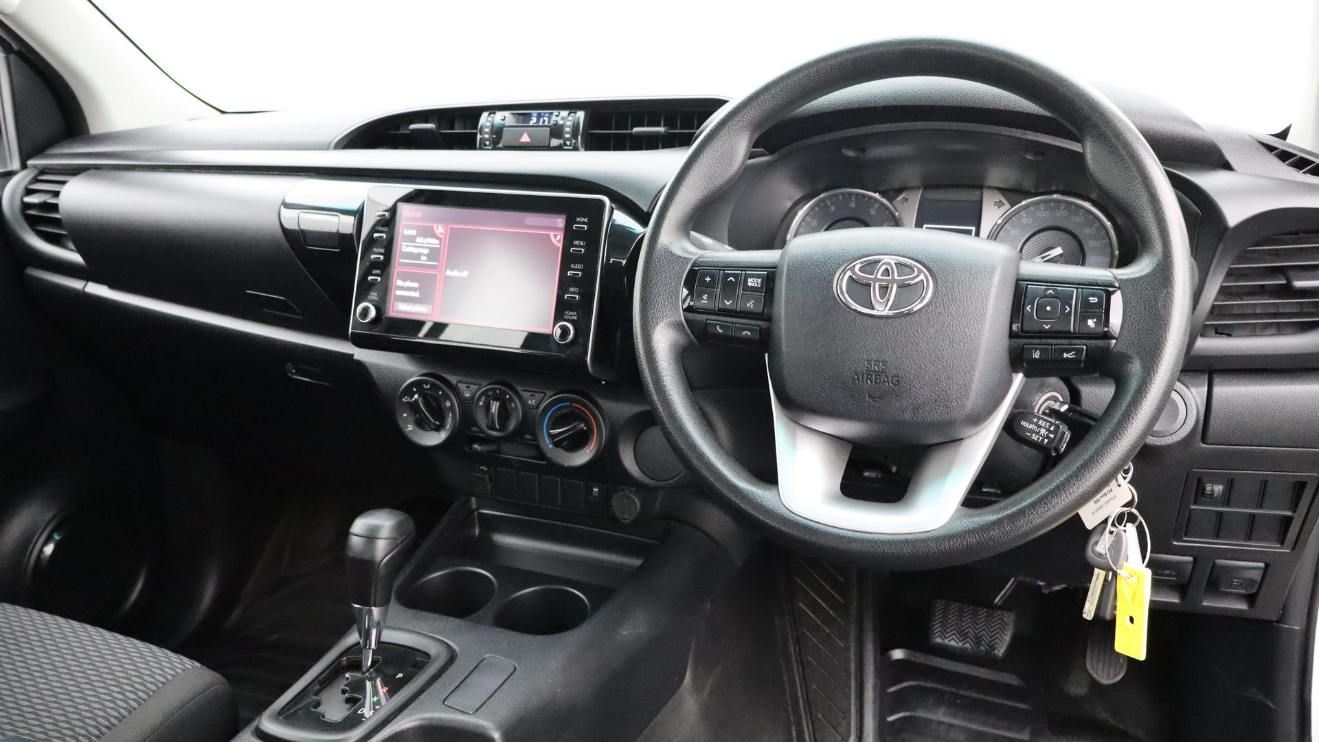 Toyota Hilux image 4