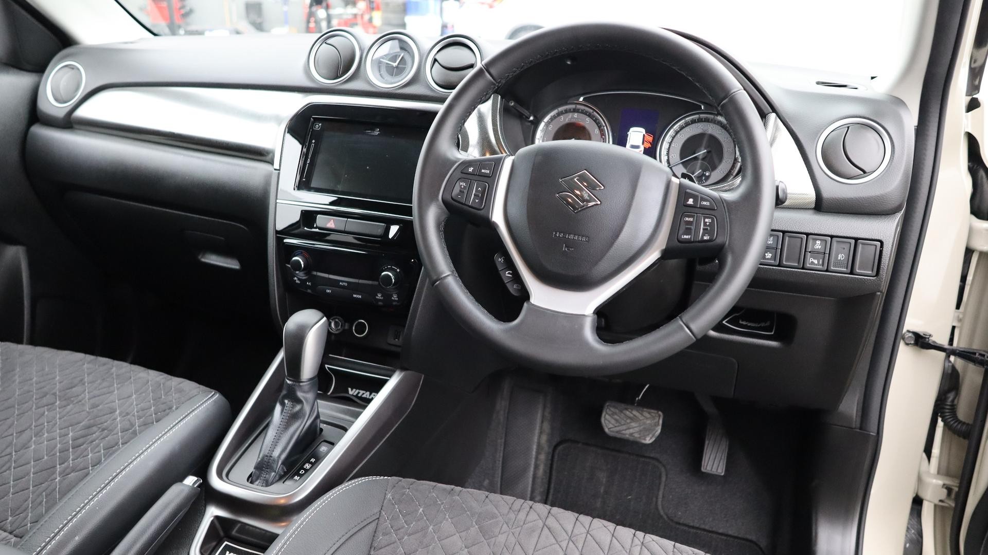 Suzuki Vitara image 4
