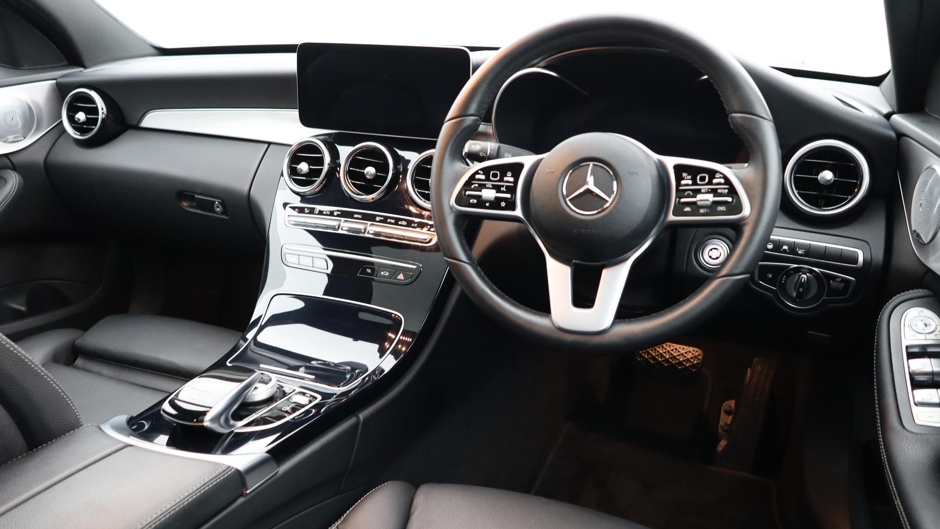 Mercedes Benz C-class image 4