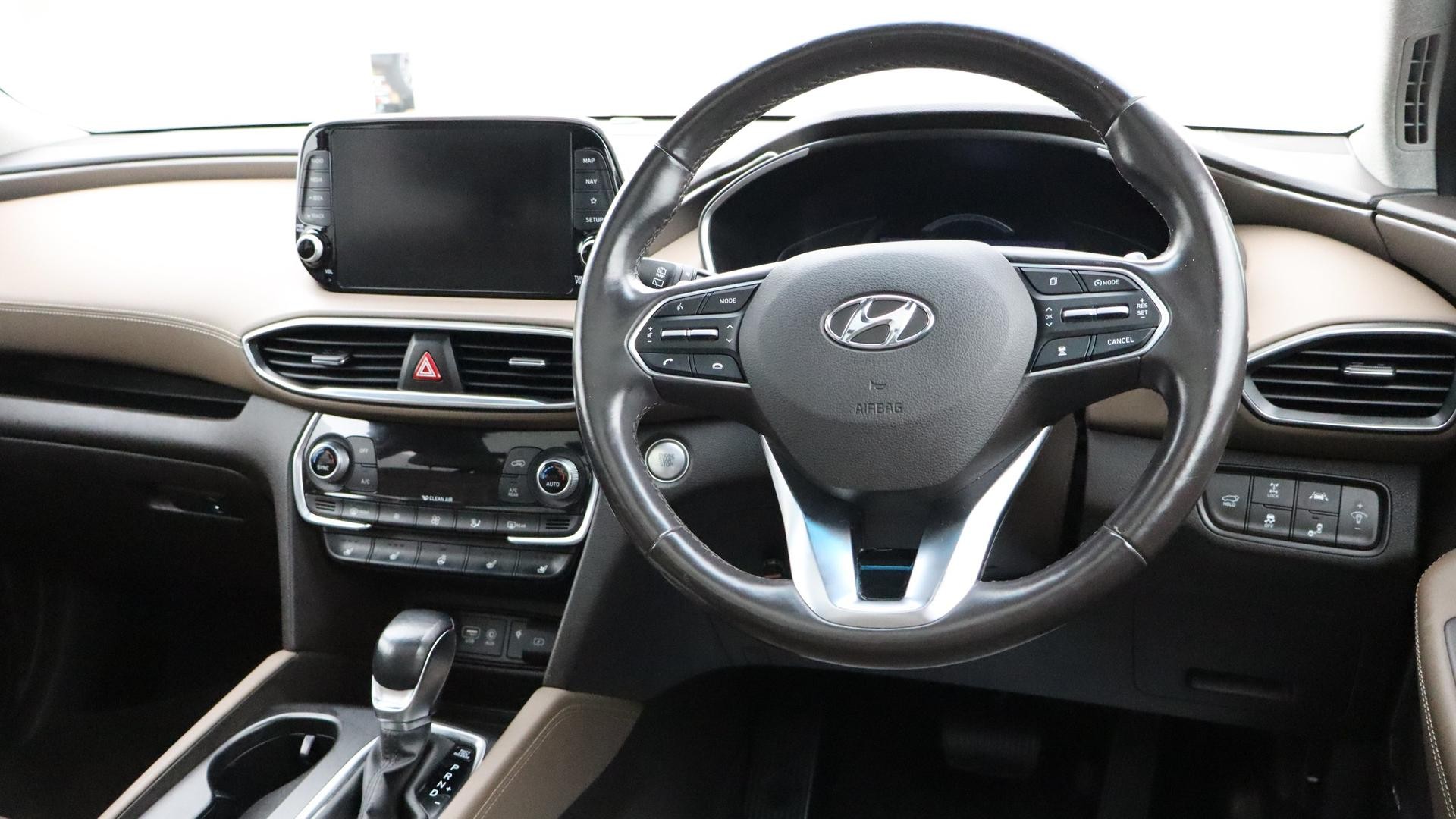 Hyundai Santa Fe image 4