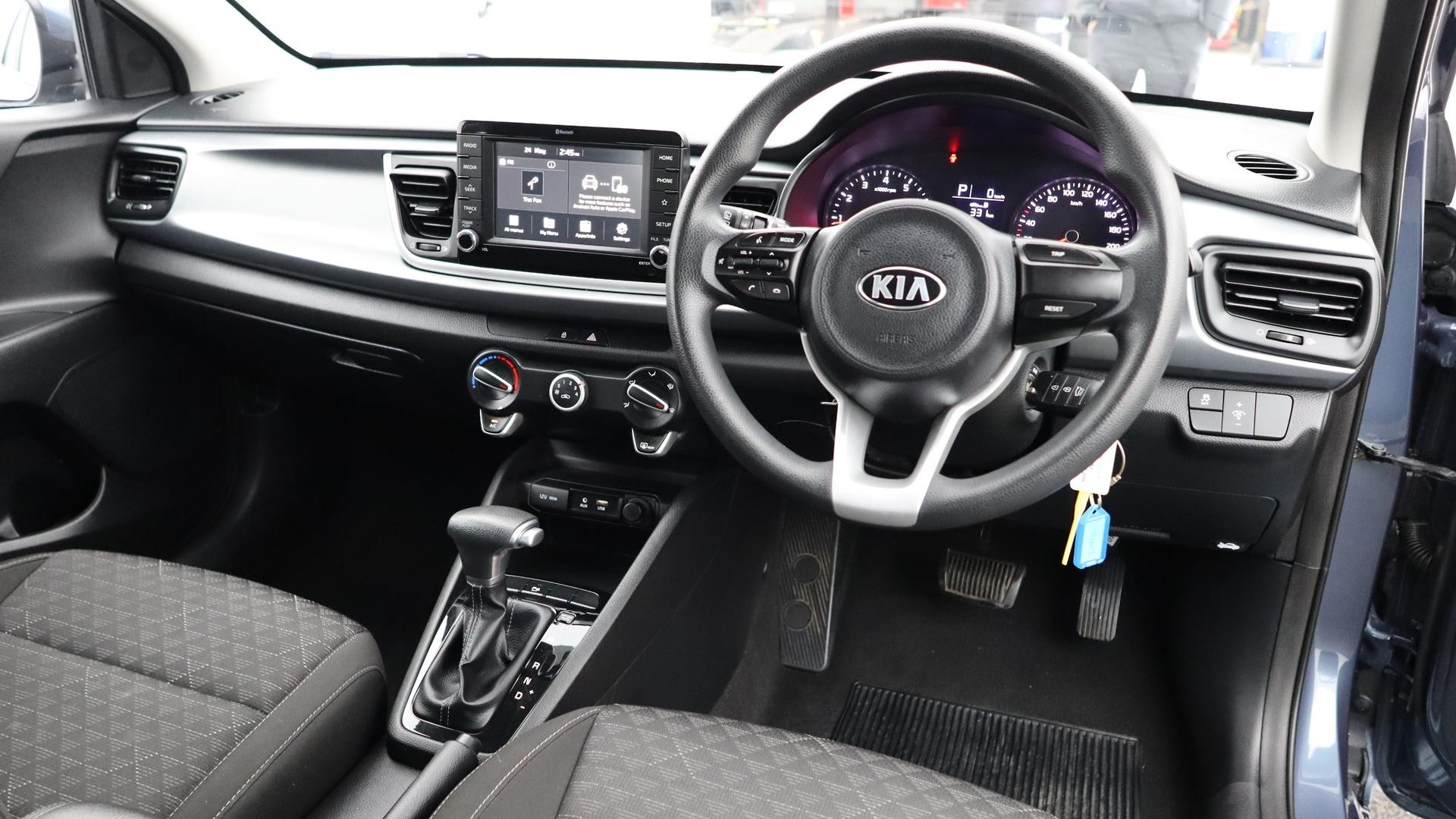 Kia Rio image 4