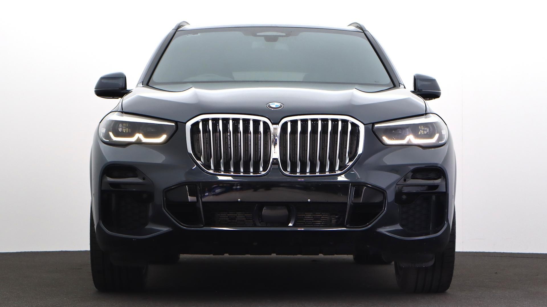 BMW X5 image 2