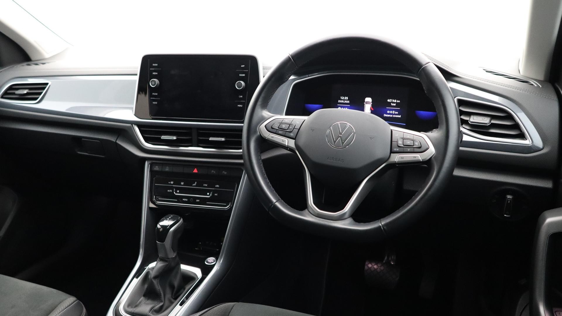 Volkswagen T-roc image 4