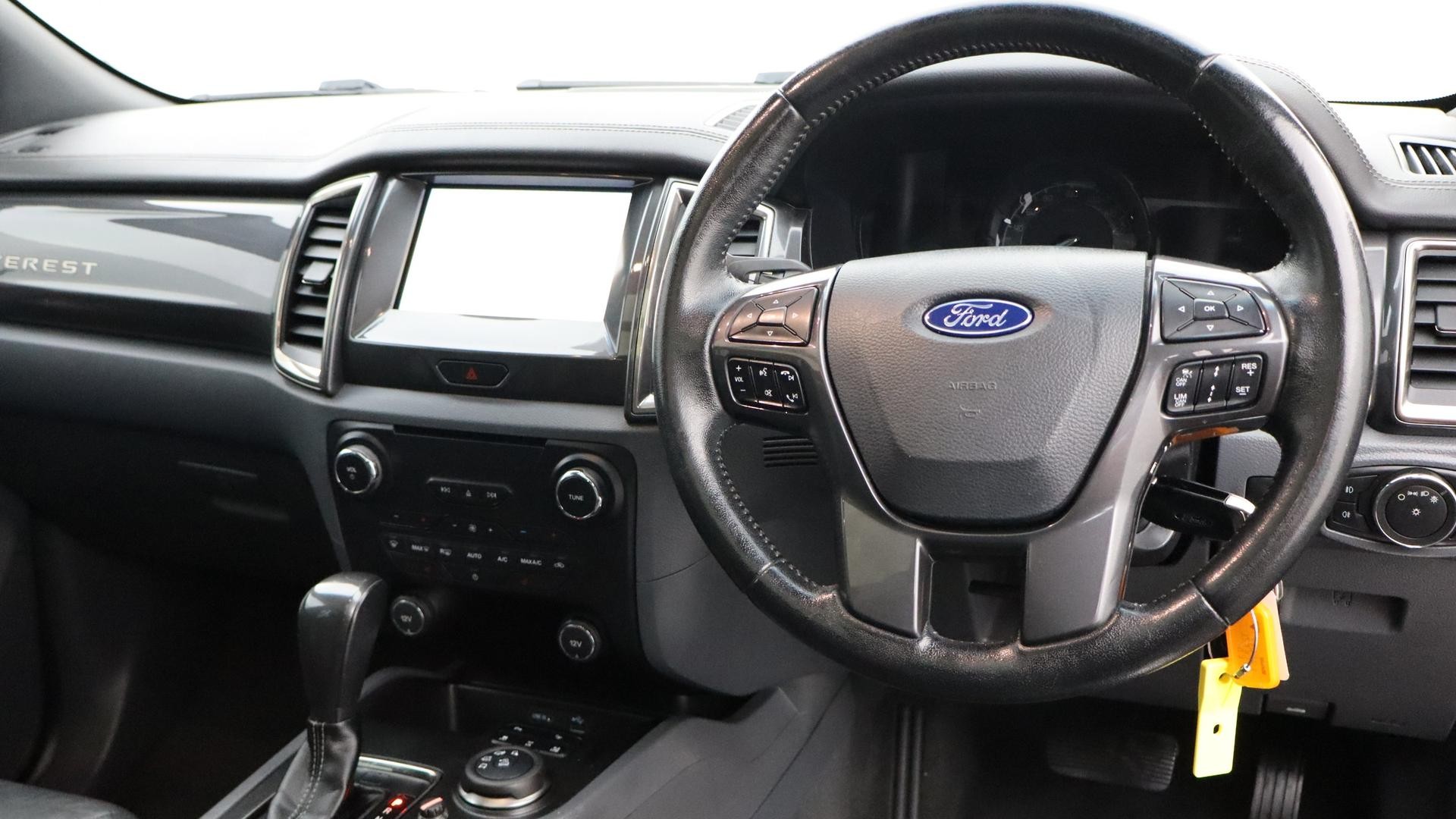 Ford Everest image 4