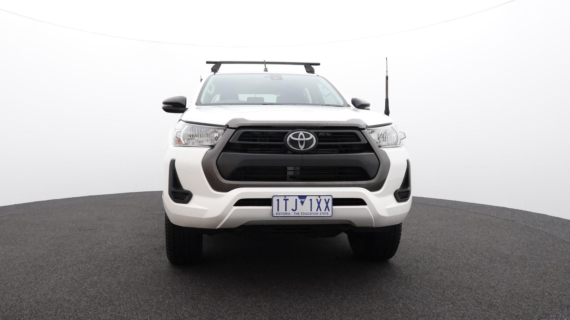 Toyota Hilux image 2