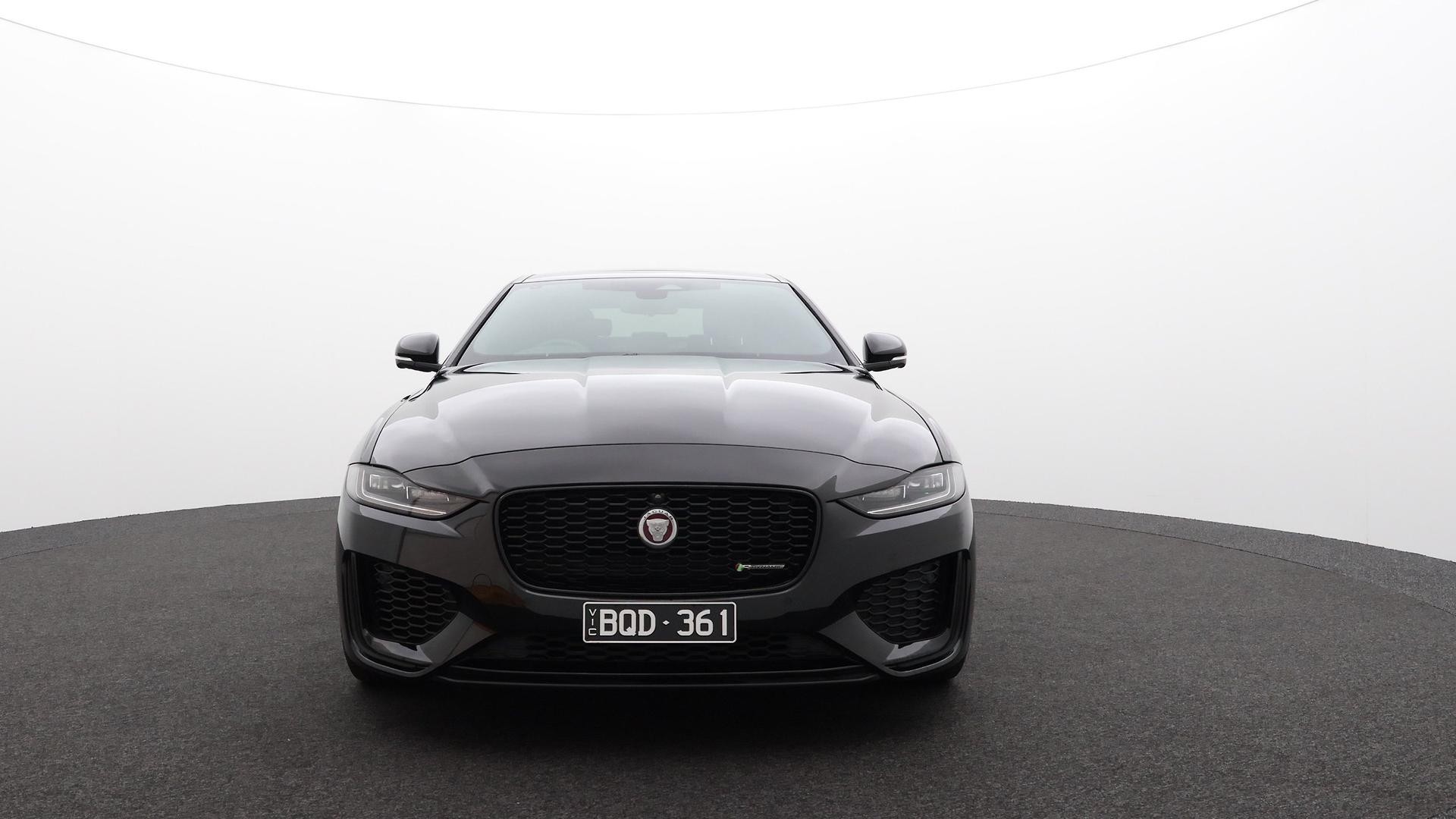 Jaguar Xe image 2