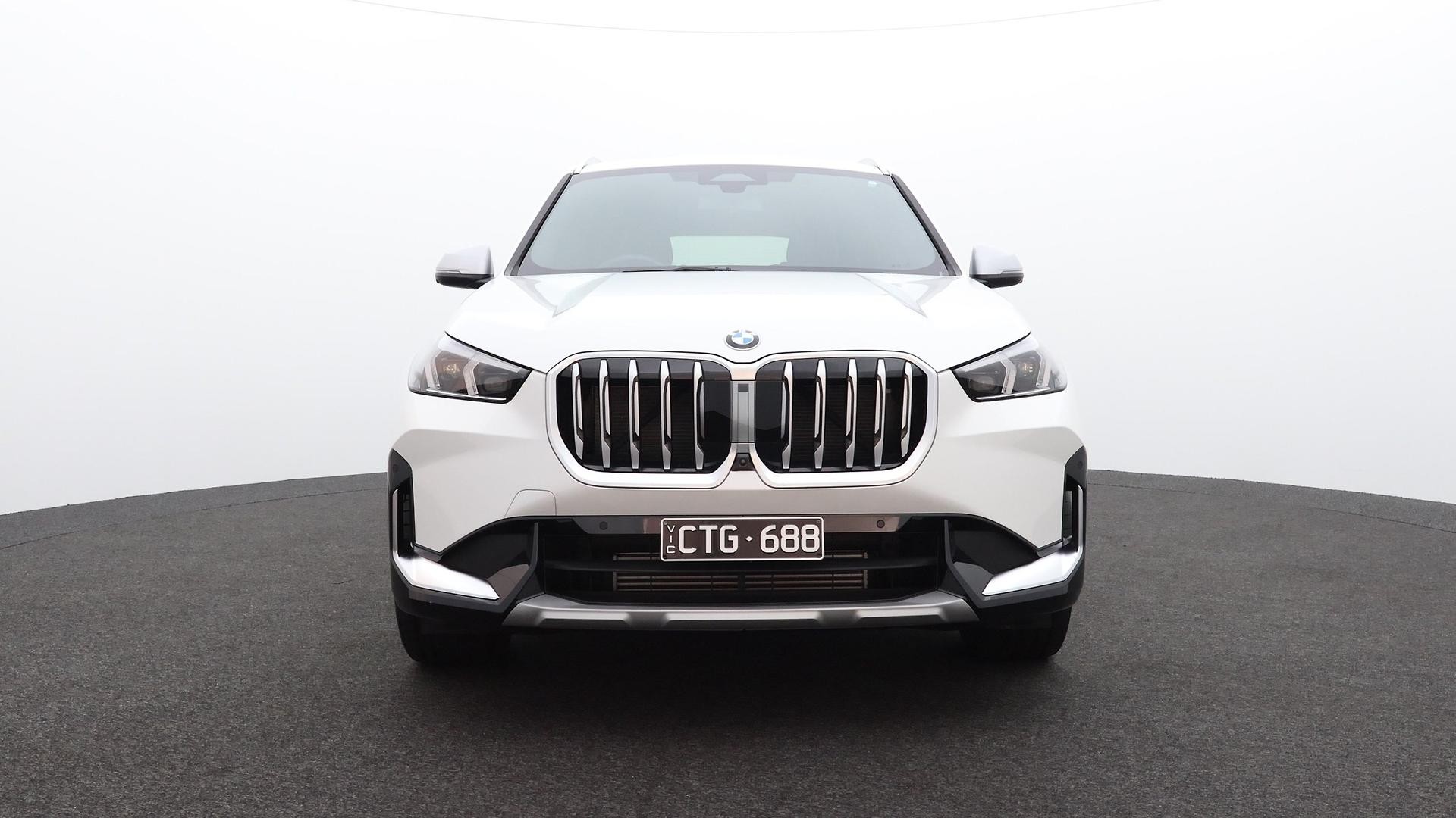 BMW X1 image 2