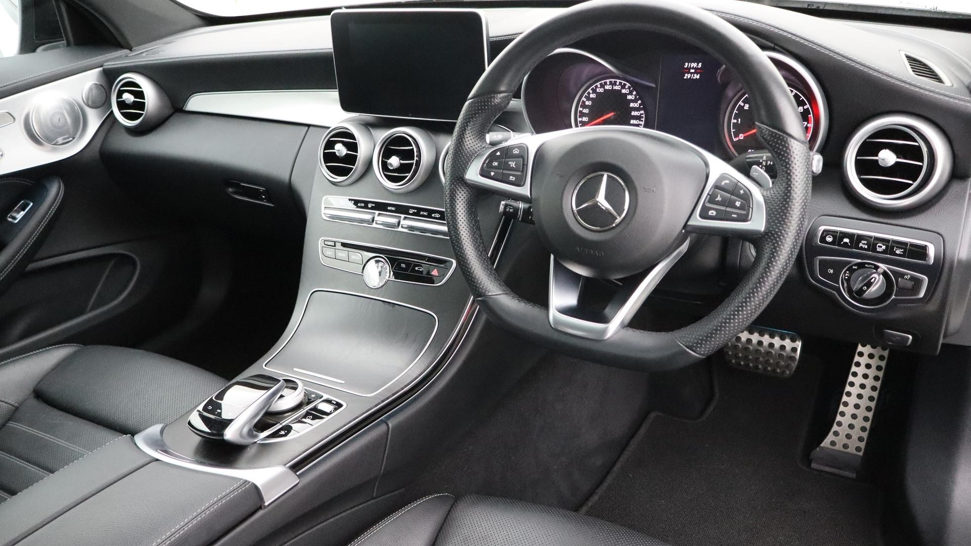 Mercedes Benz C-class image 4