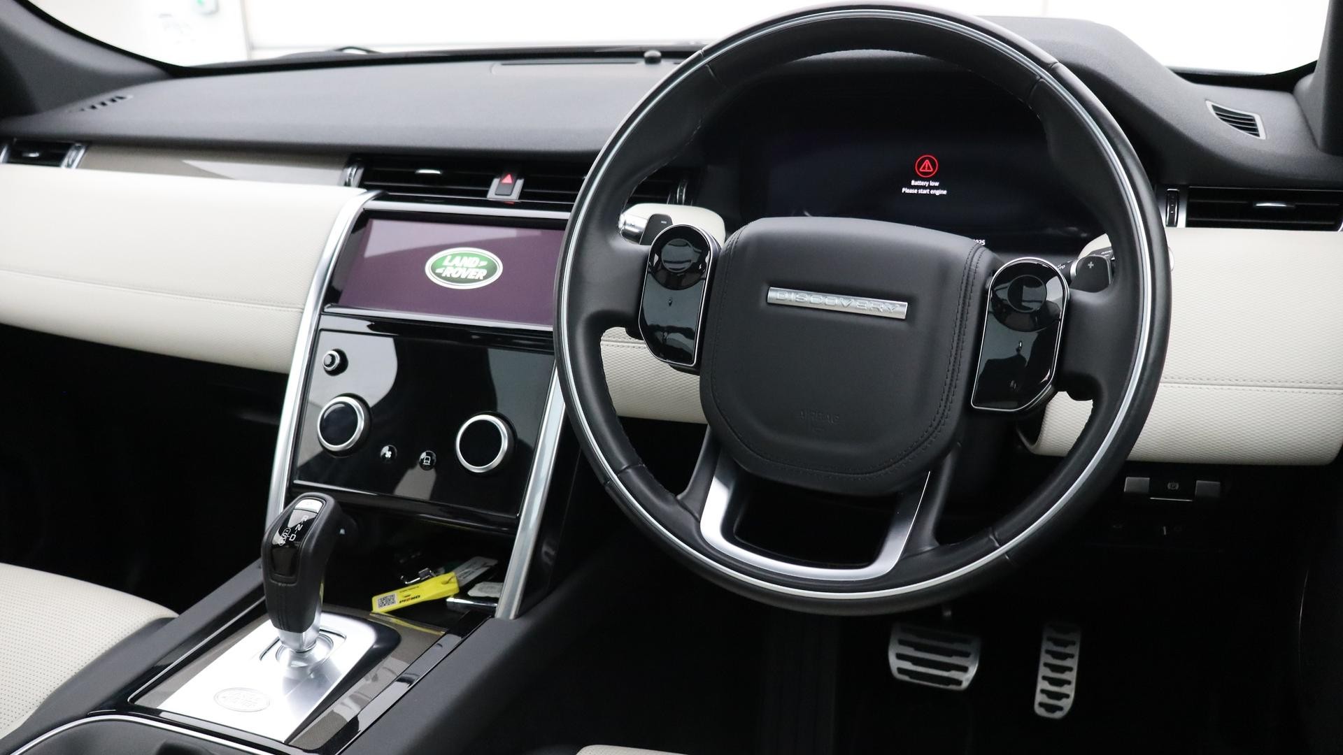 Land Rover Discovery Sport image 4