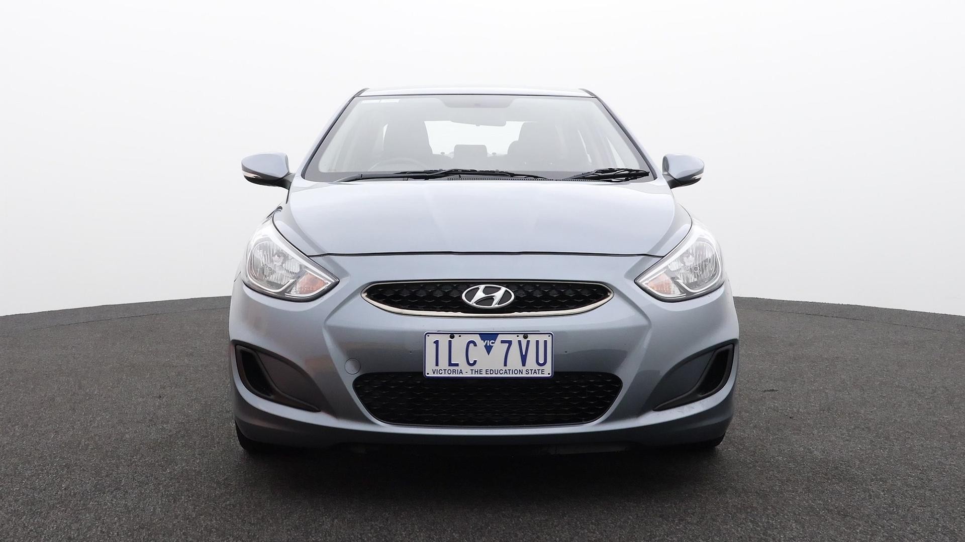 Hyundai Accent image 2