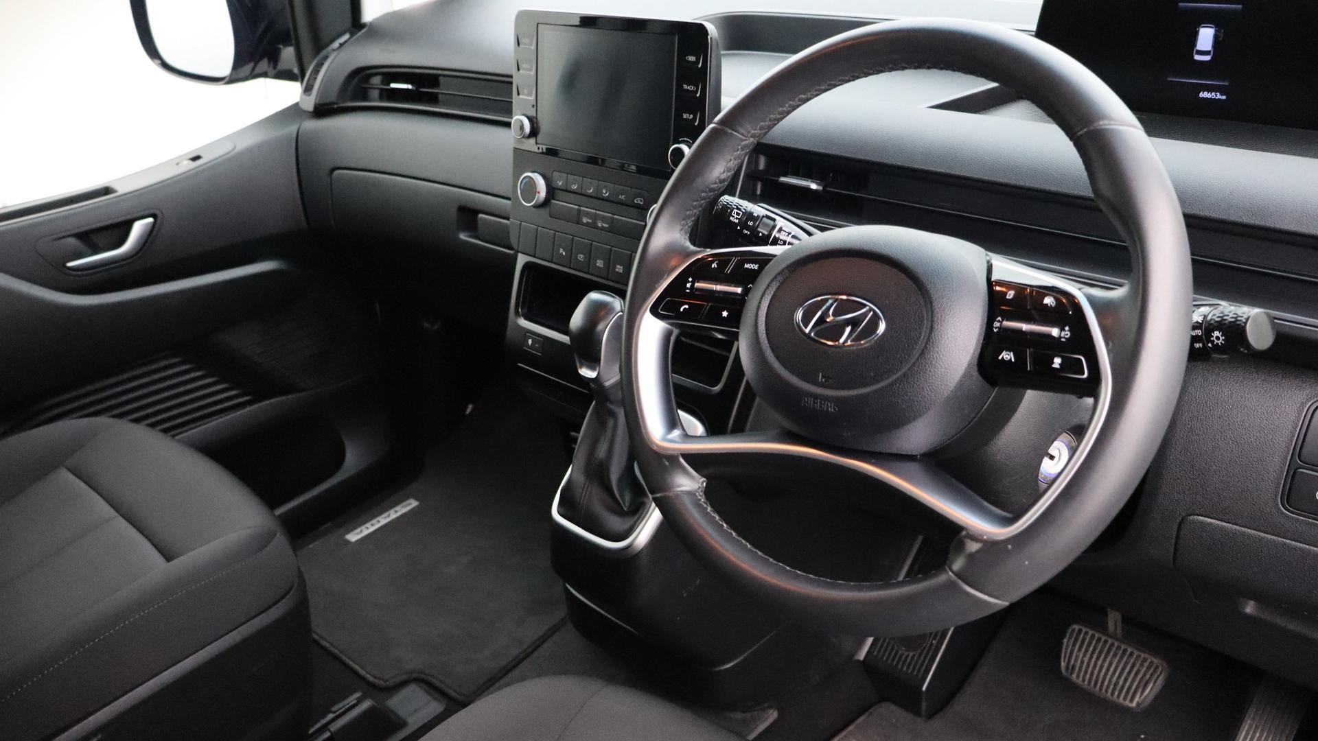 Hyundai Staria Load image 4