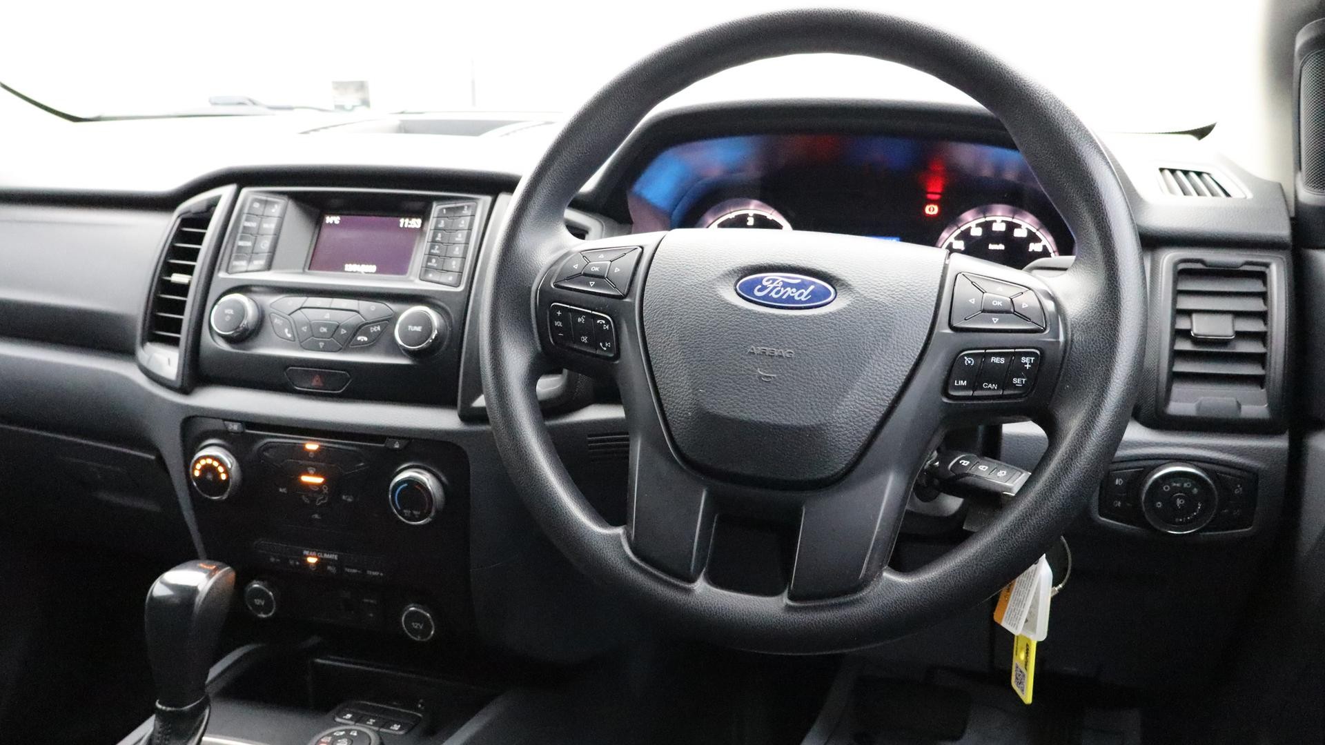 Ford Everest image 4