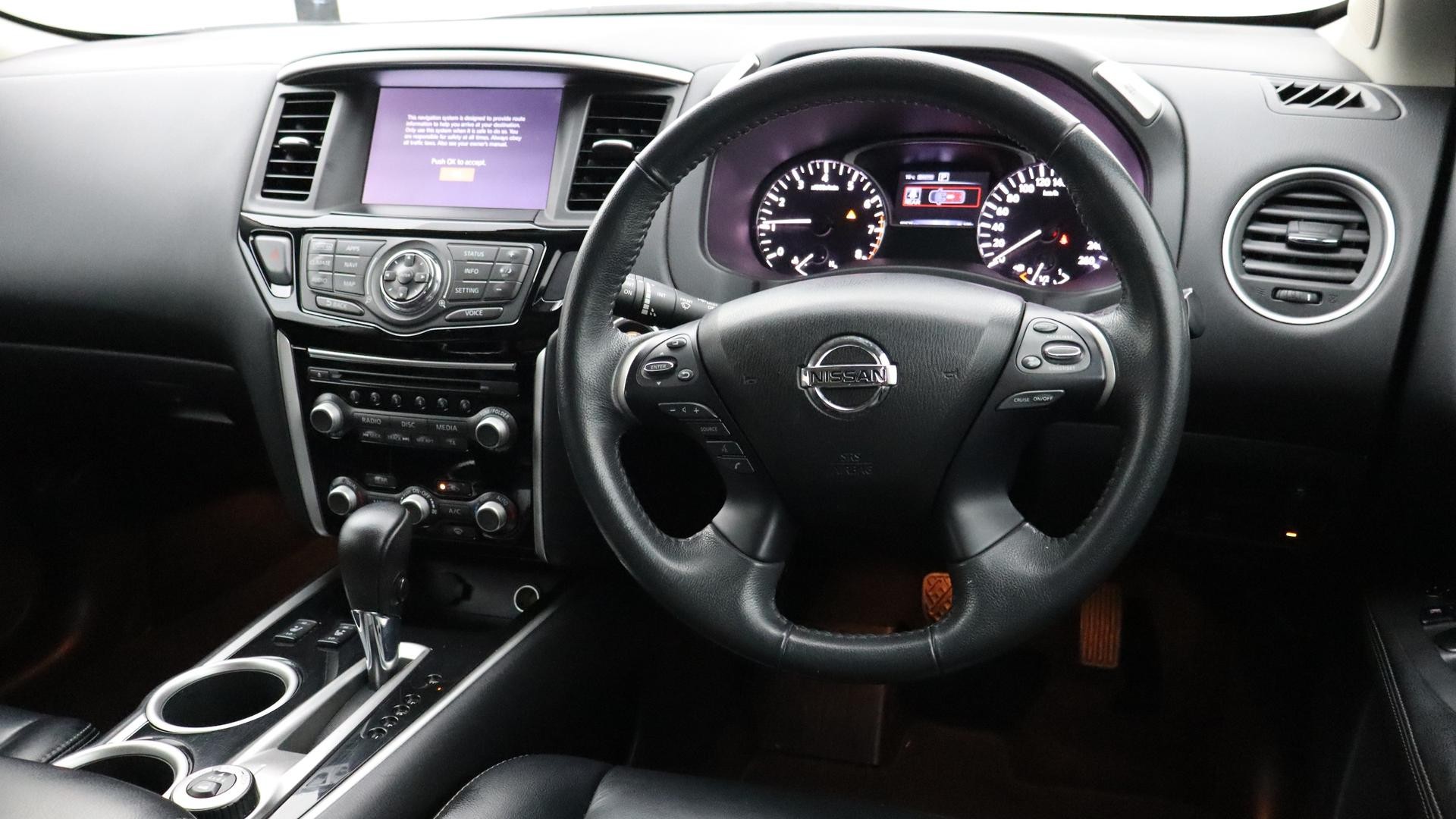 Nissan Pathfinder image 4