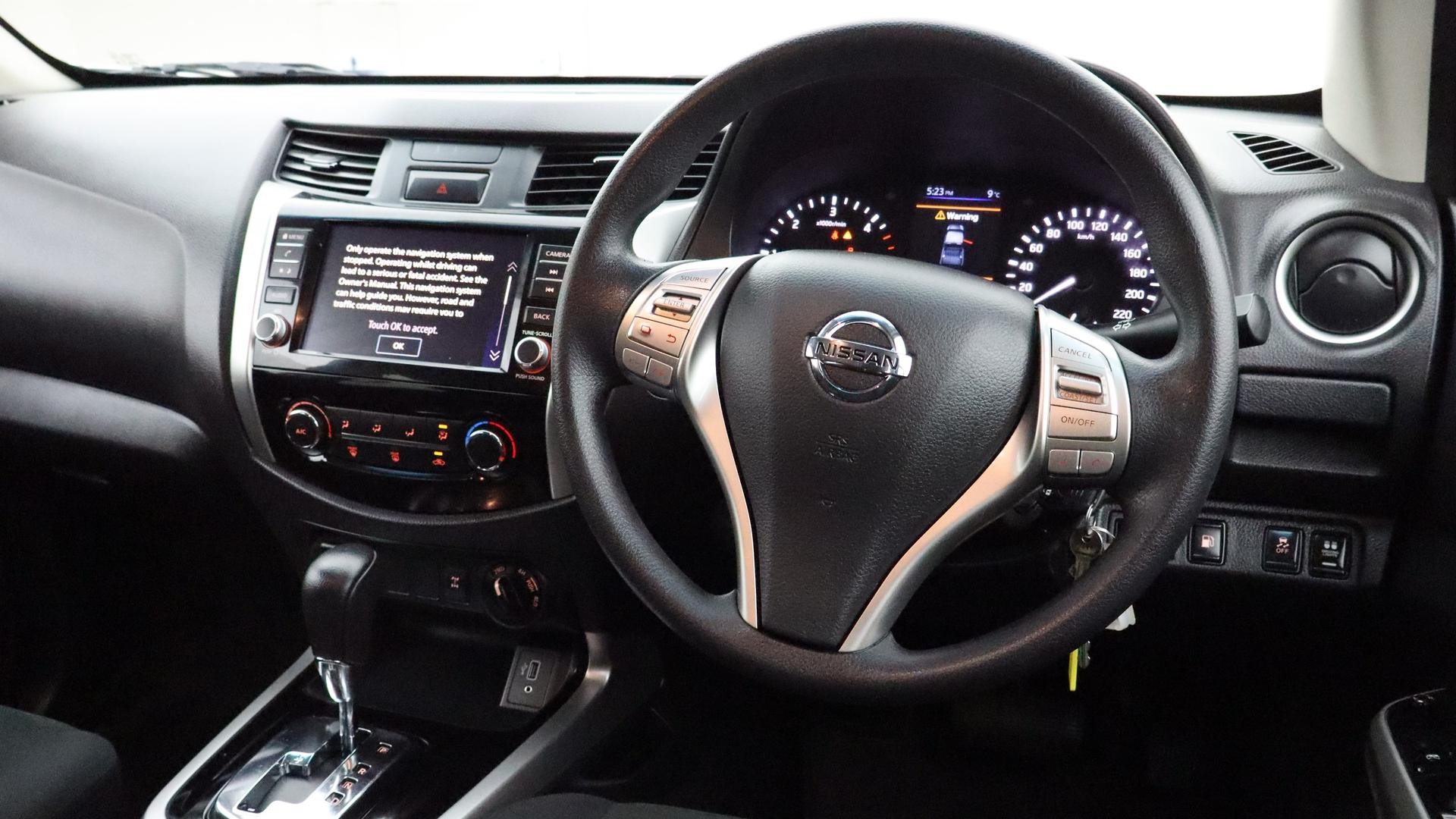 Nissan Navara image 4